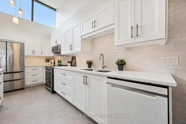 260 Sheldon Ave #PH2, Kitchener 5