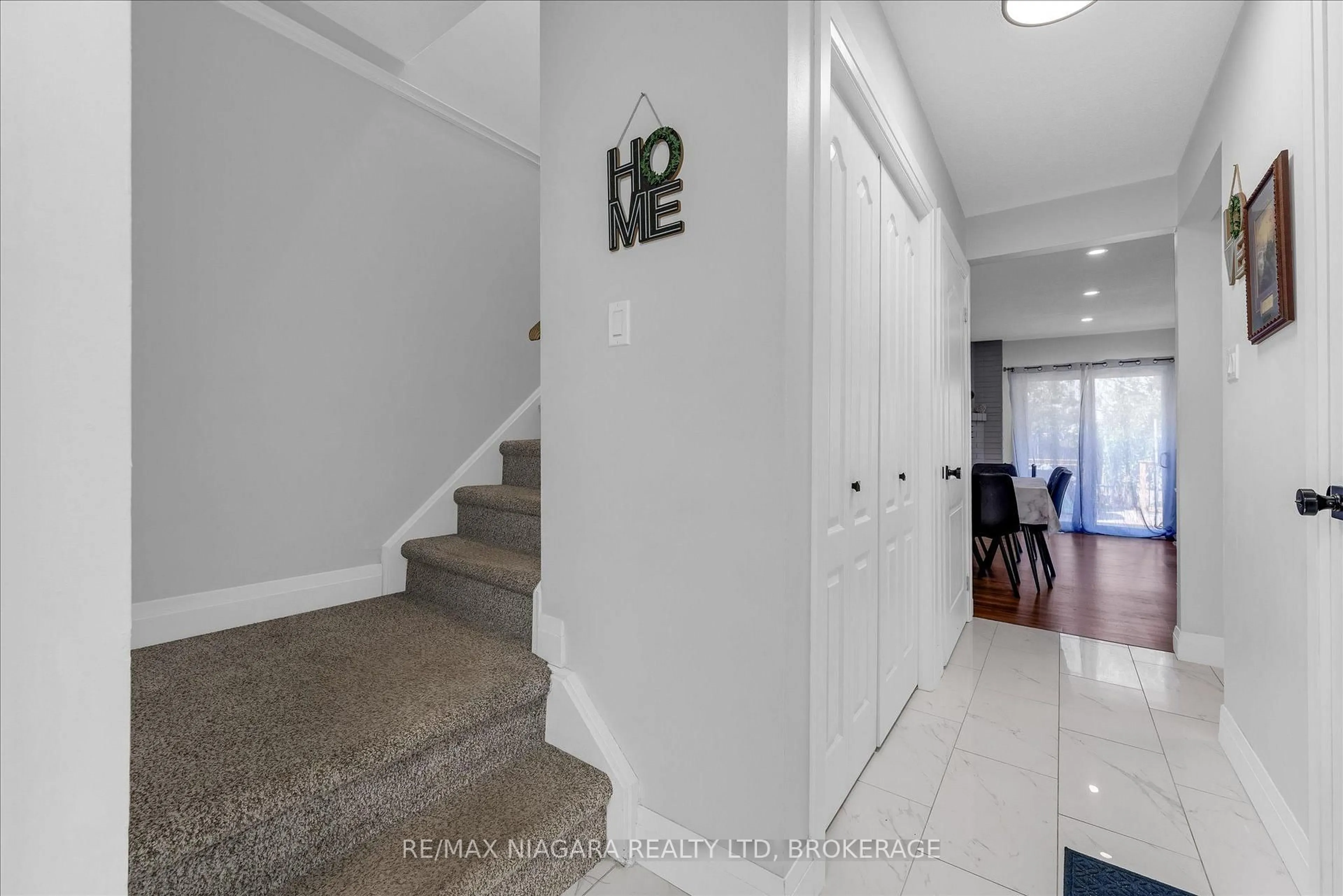 Indoor entryway for 29 ROMY Cres, Thorold Ontario L2V 4L1