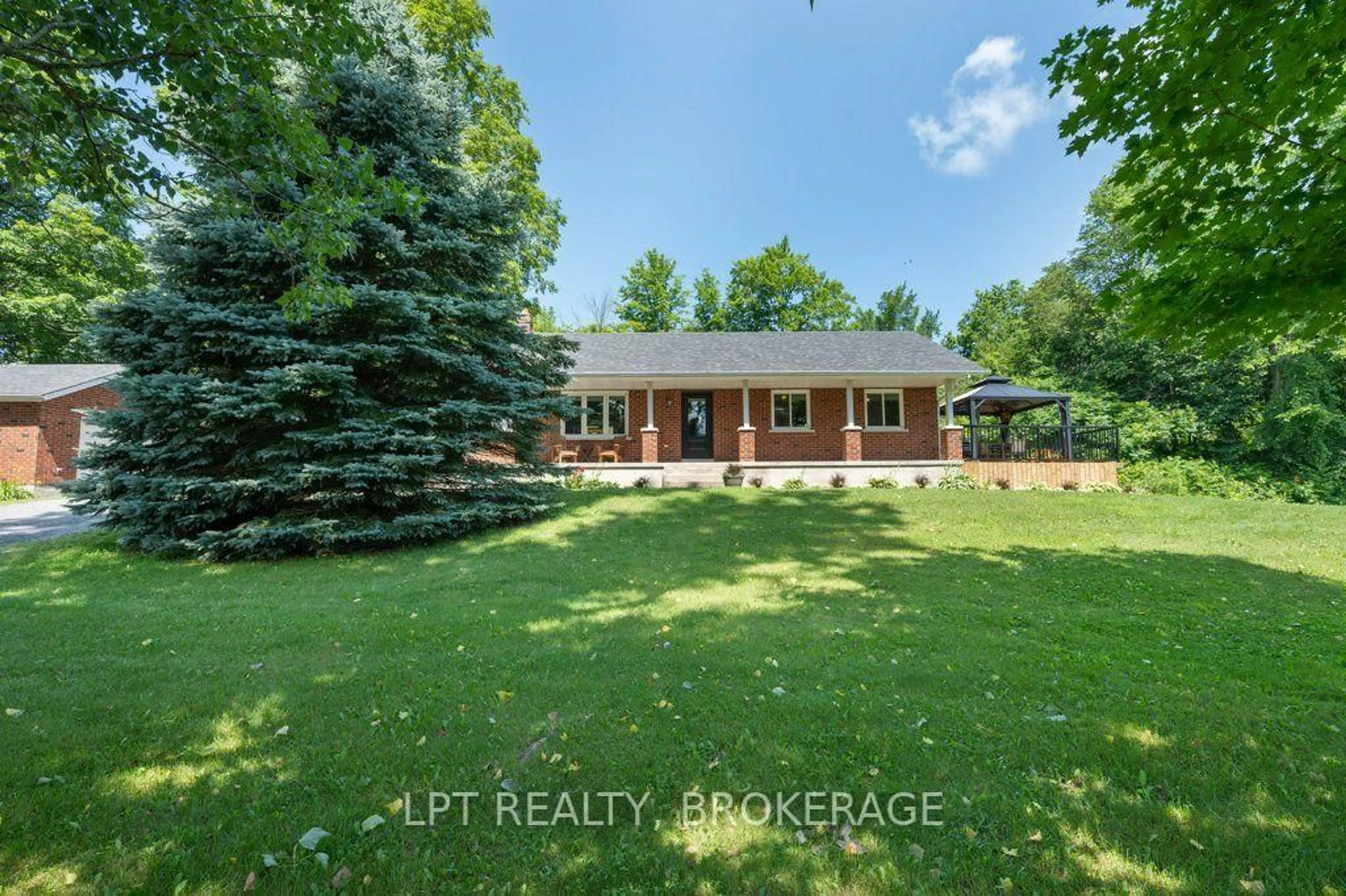 A pic from outside/outdoor area/front of a property/back of a property/a pic from drone, unknown for 2978 Pine Grve, Seeley's Bay Ontario K0H 2N0