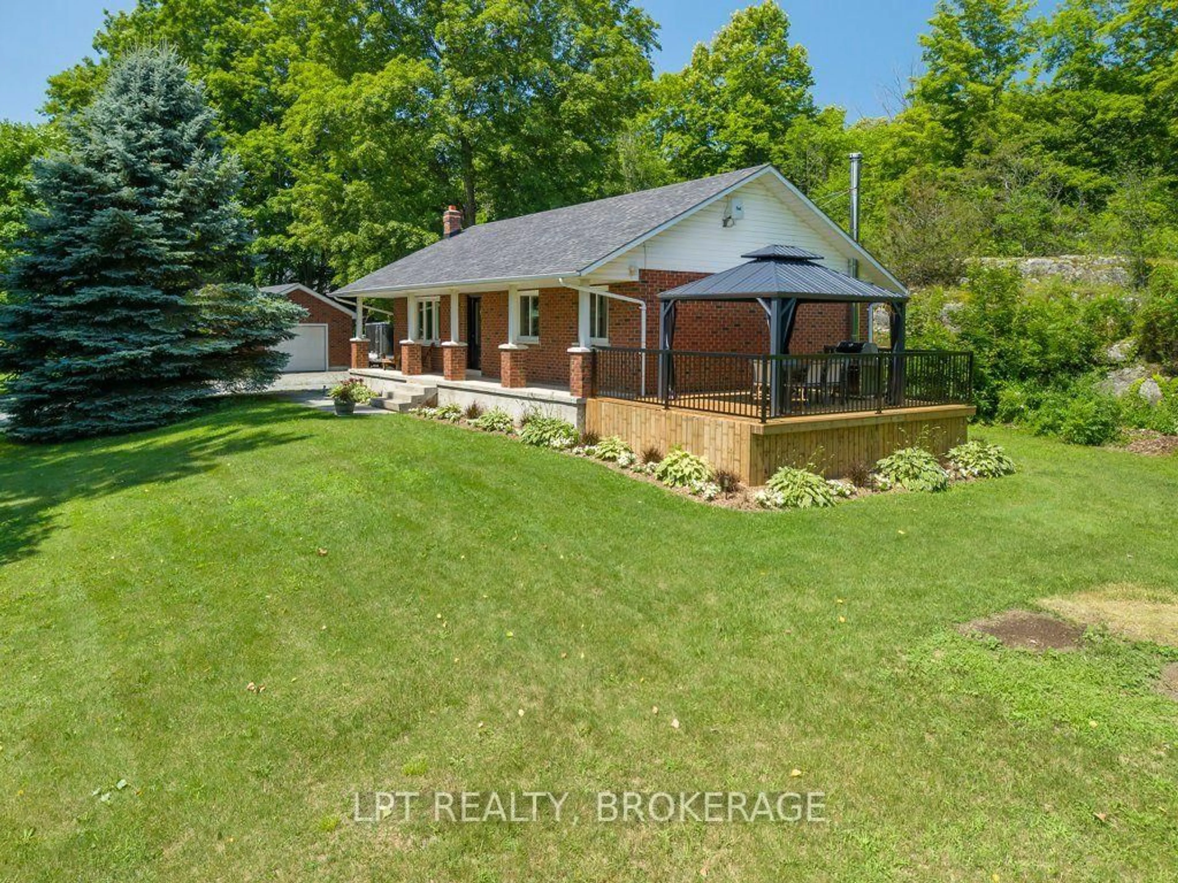 A pic from outside/outdoor area/front of a property/back of a property/a pic from drone, water/lake/river/ocean view for 2978 Pine Grve, Seeley's Bay Ontario K0H 2N0