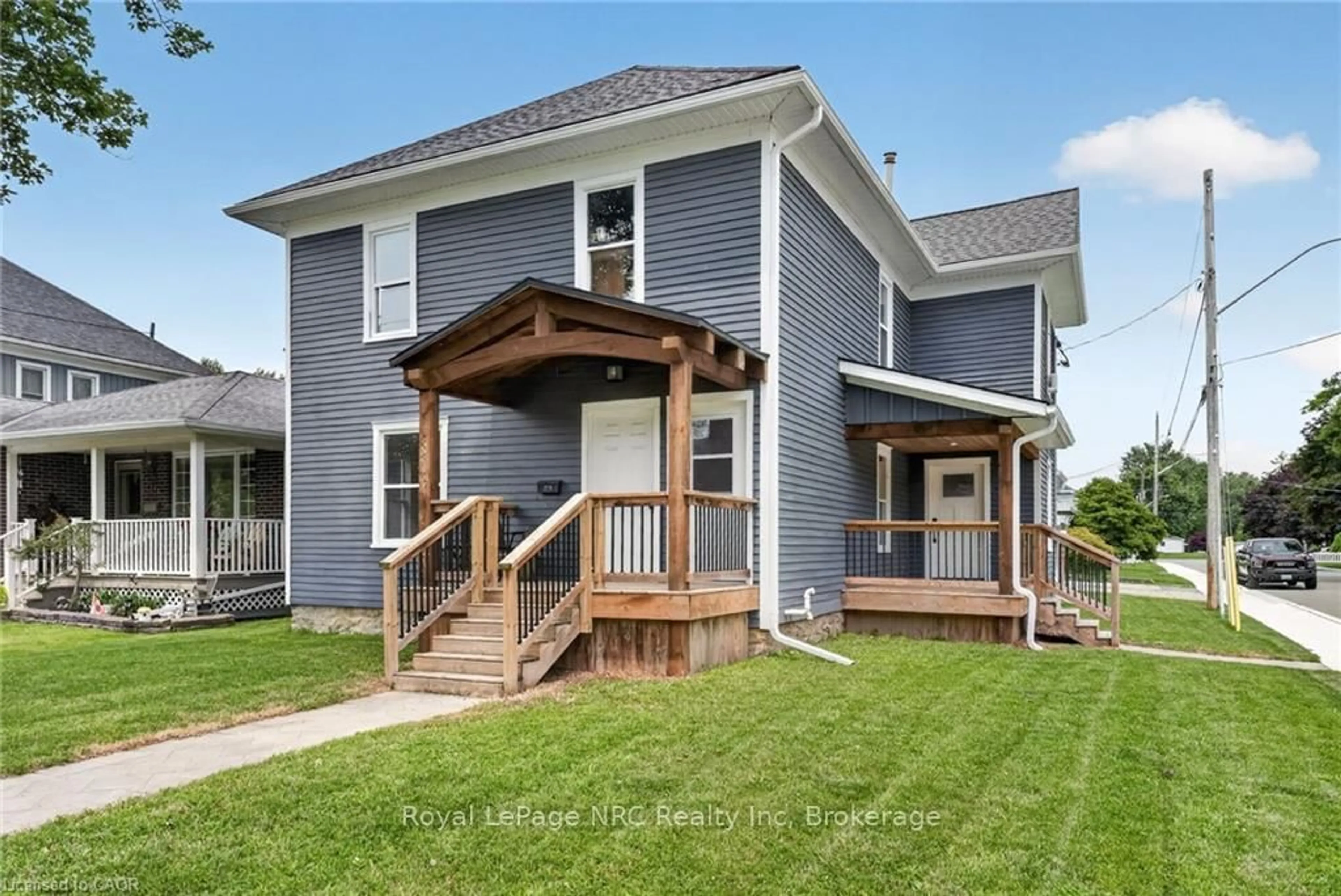 Home with vinyl exterior material, unknown for 317 Alder St, Haldimand Ontario N1A 1R7