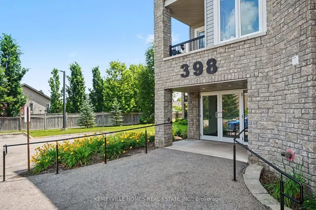 398 VAN BUREN St #106, North Grenville 2