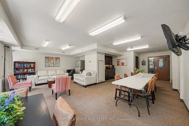 398 VAN BUREN St #106, North Grenville 5