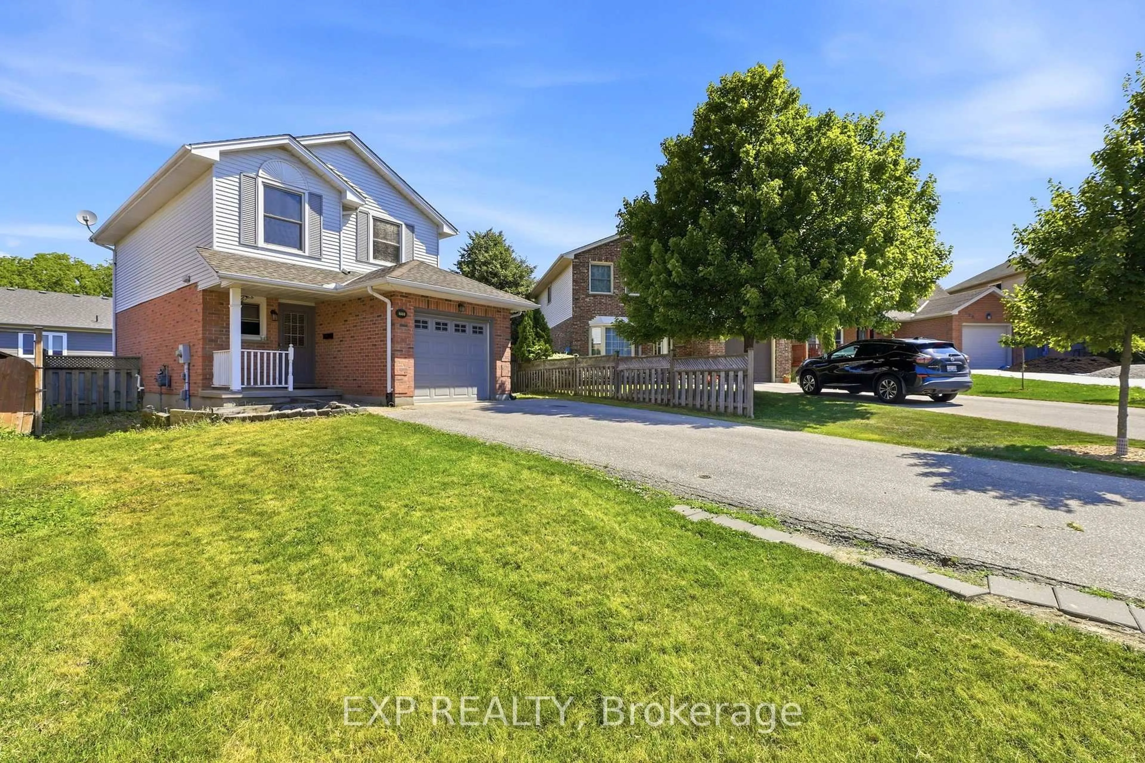 A pic from outside/outdoor area/front of a property/back of a property/a pic from drone, street for 111 Gerald Cres, London South Ontario N5Z 5A4