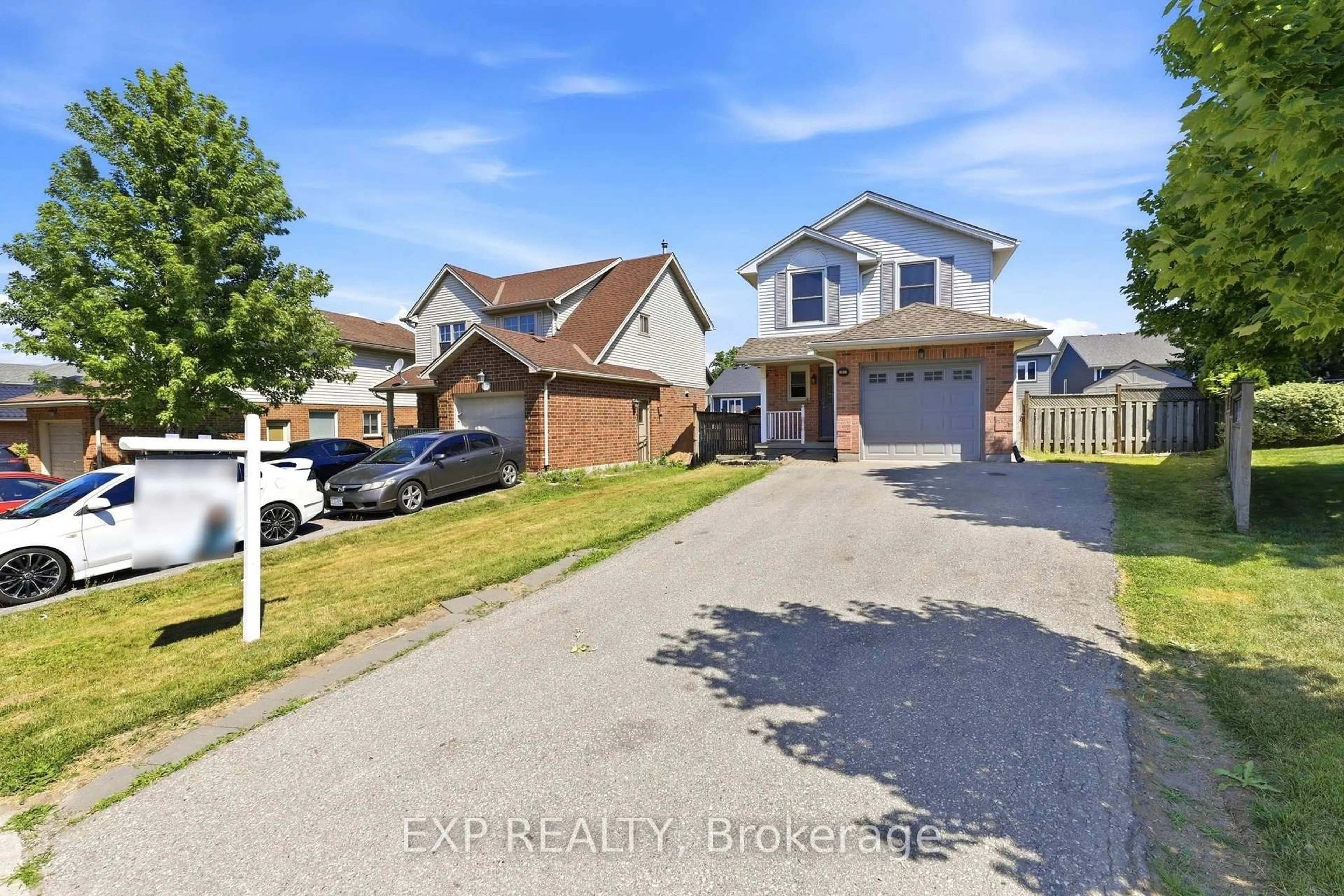 A pic from outside/outdoor area/front of a property/back of a property/a pic from drone, street for 111 Gerald Cres, London South Ontario N5Z 5A4