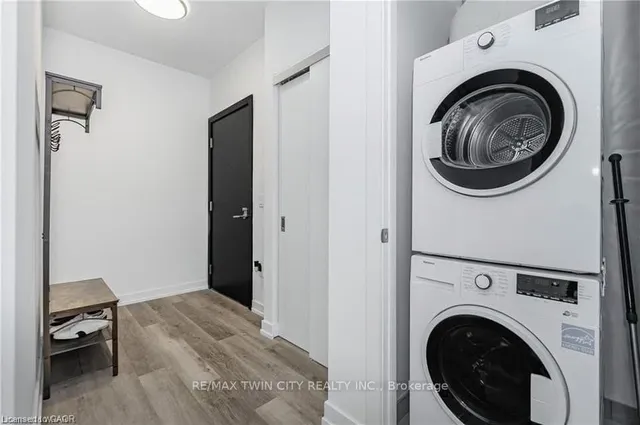 15 Wellington St #1702, Kitchener 5