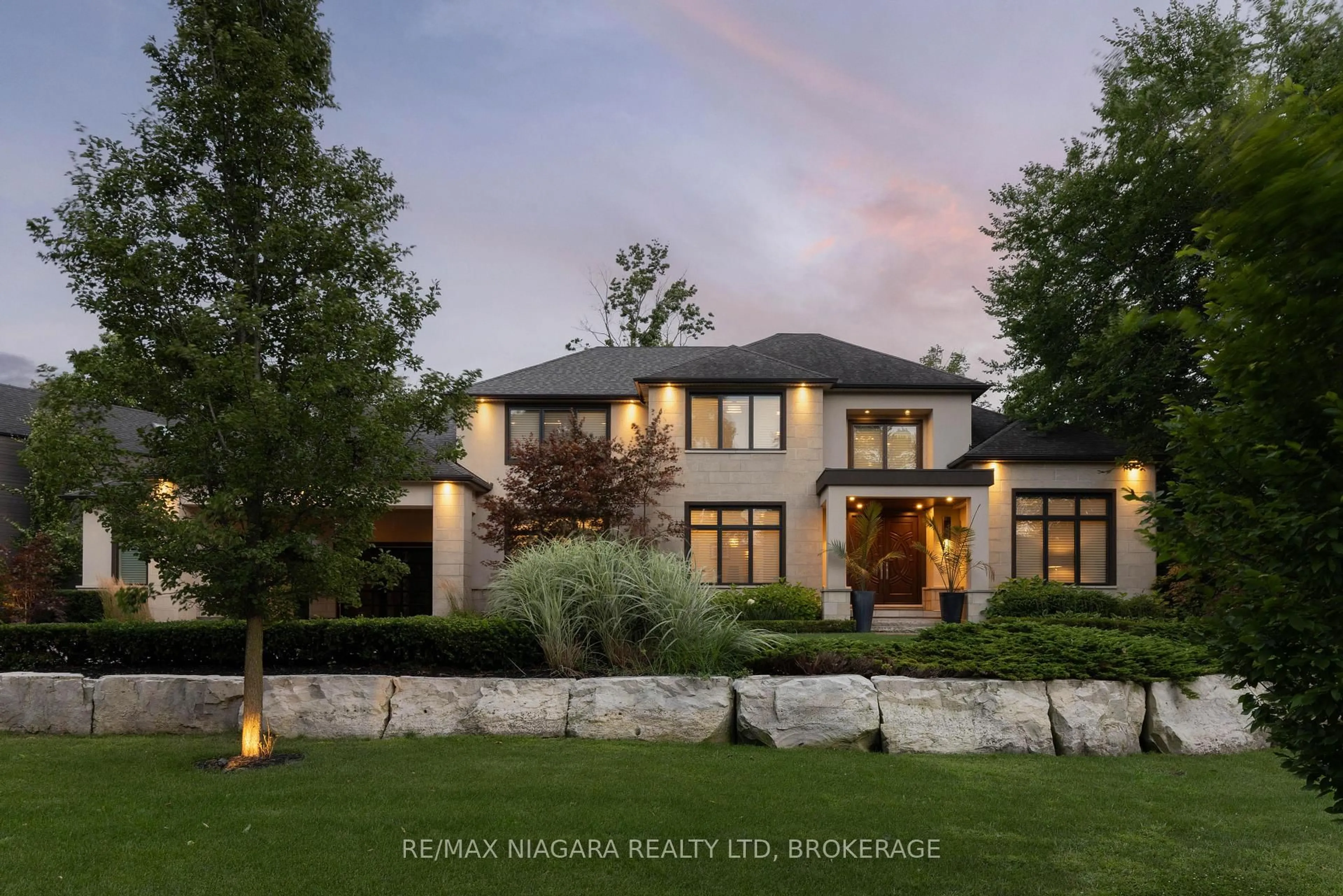 Home with brick exterior material, mountain view for 362 Niagara Blvd, Niagara-on-the-Lake Ontario L0S 1J0
