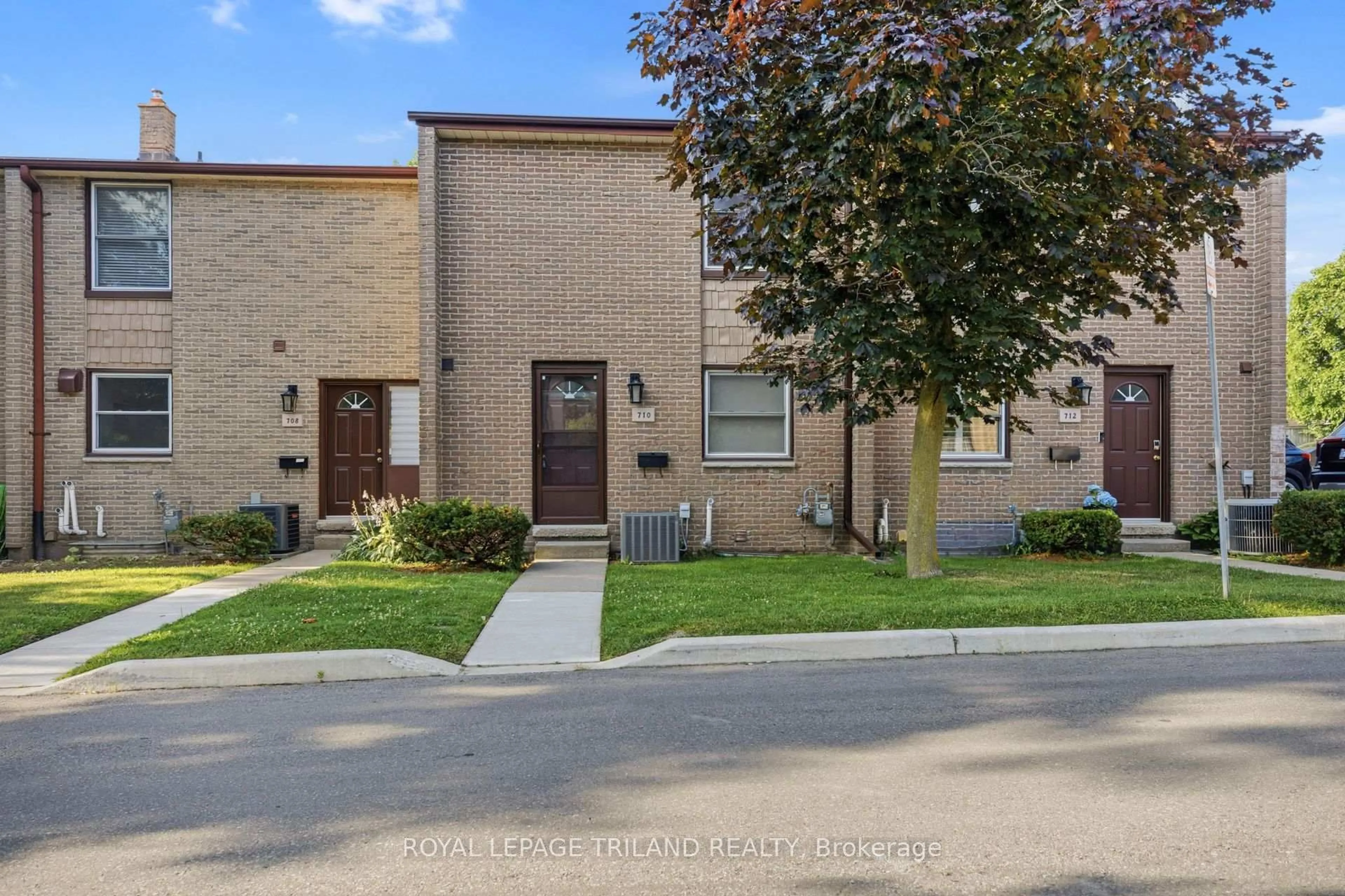 Unknown for 710 Wonderland Rd #8, London South Ontario N6K 1L8