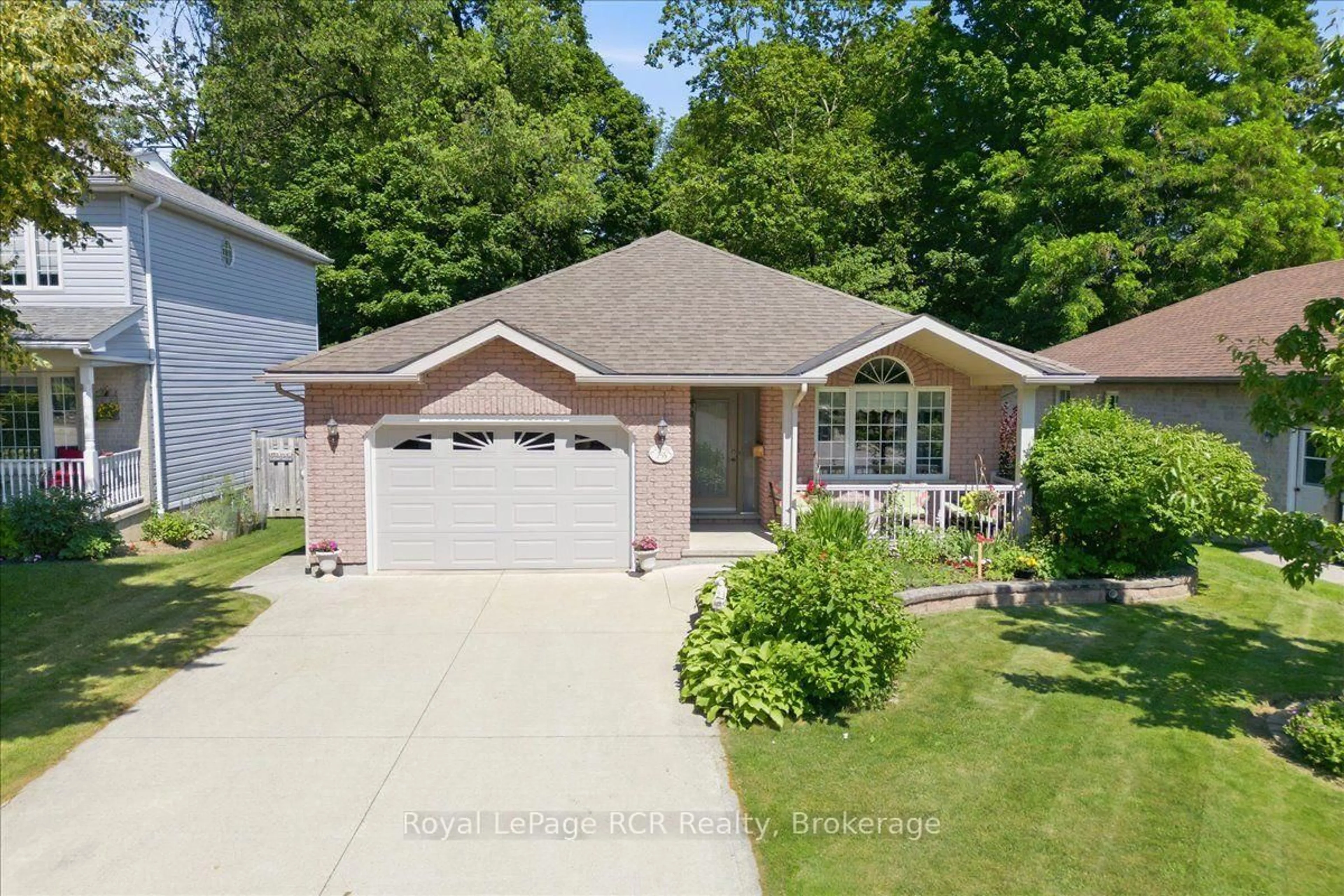 Home with brick exterior material, street for 255 2nd Ave, Owen Sound Ontario N4K 6X3
