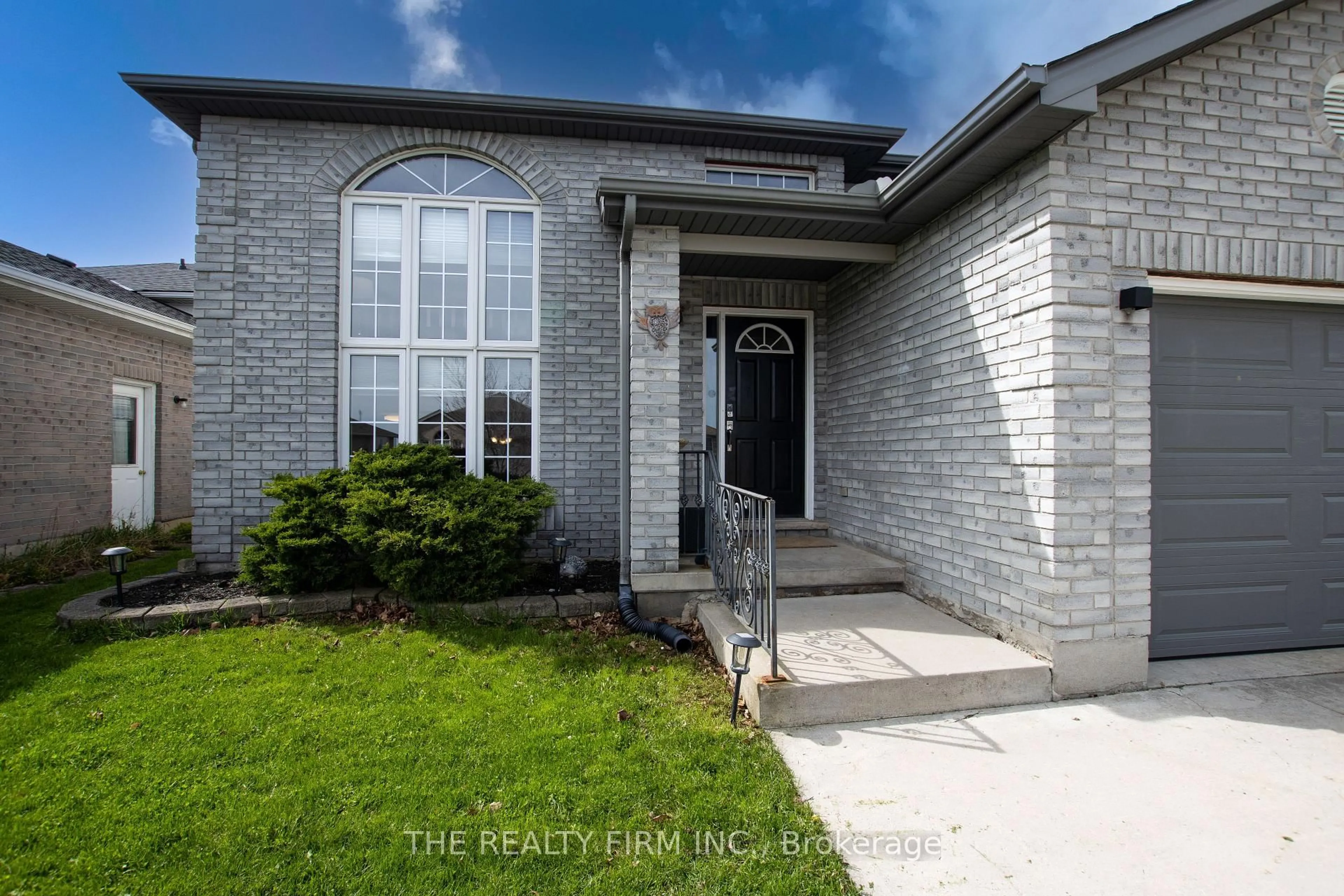 Home with brick exterior material, street for 41805 North St, Southwold Ontario N5P 4L7