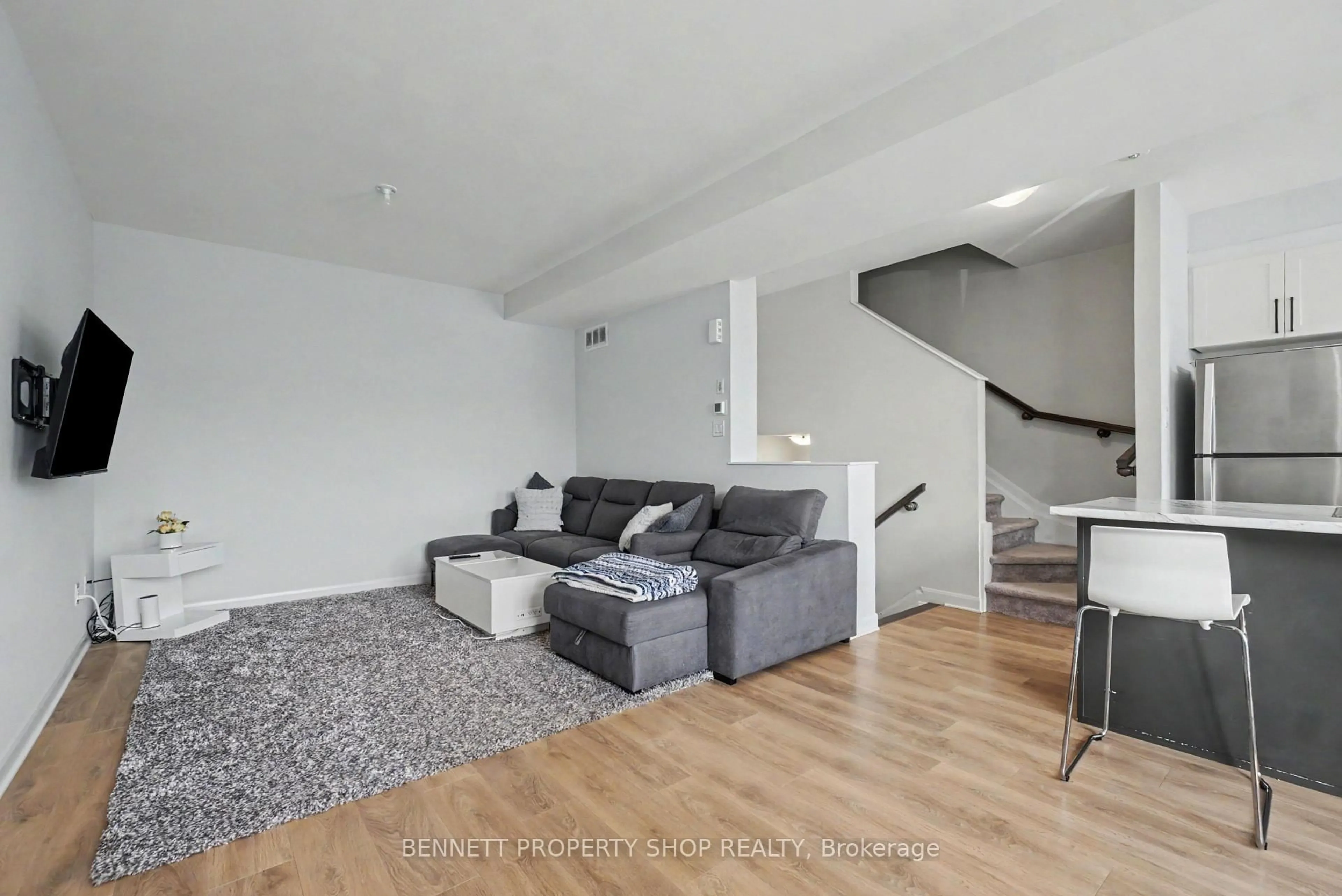 Living room with furniture, unknown for 127 Attwell Private, Ottawa Ontario K2K 0P6