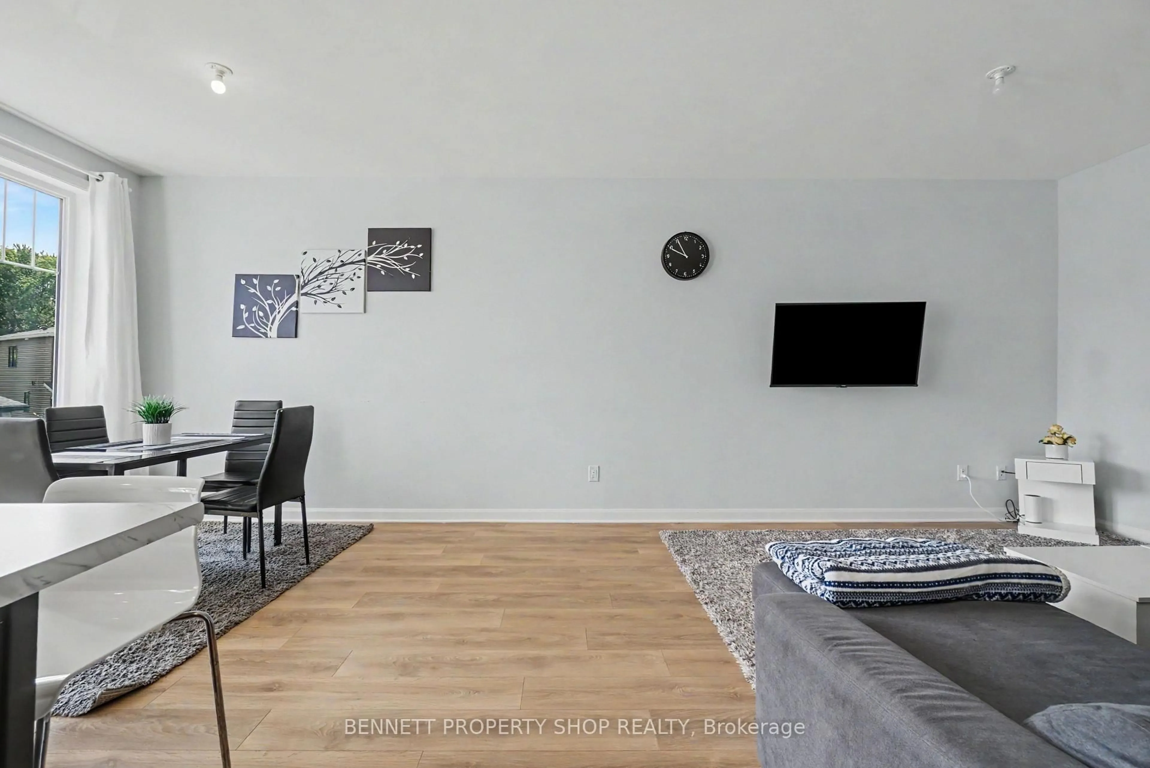 A pic of a room for 127 Attwell Private, Ottawa Ontario K2K 0P6