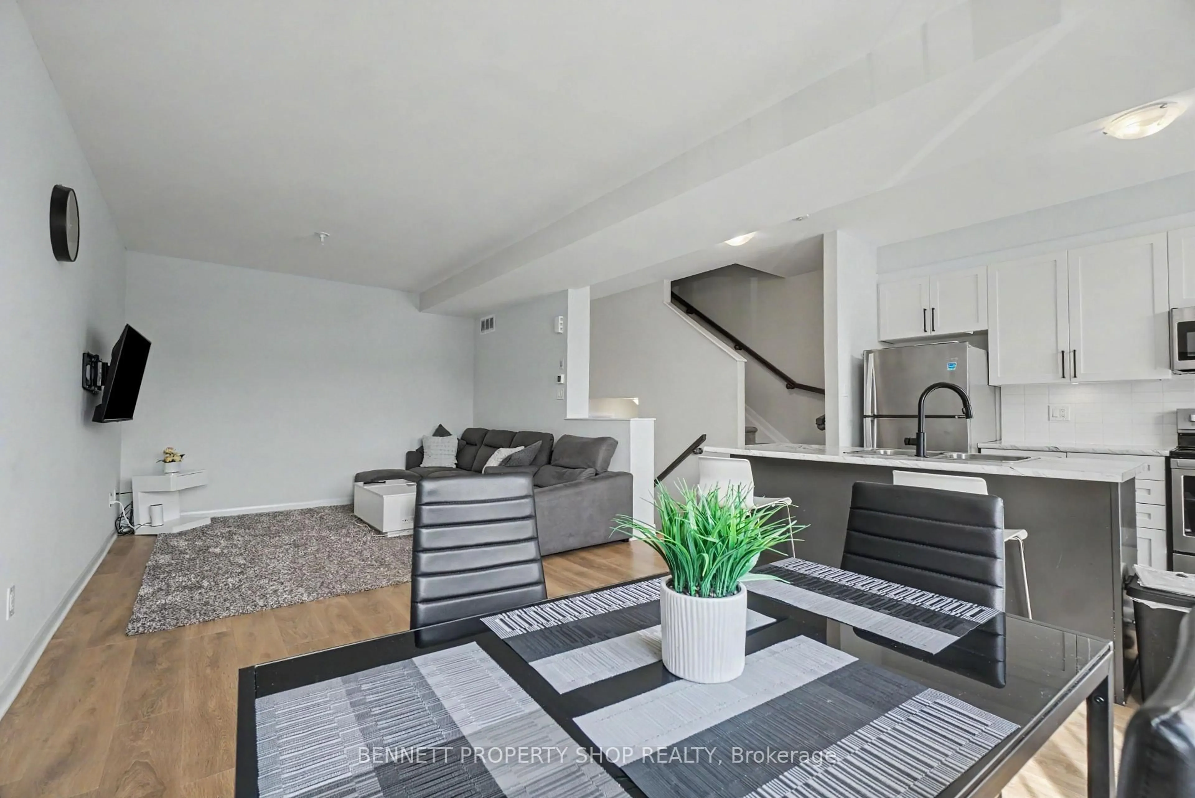 Living room with furniture, unknown for 127 Attwell Private, Ottawa Ontario K2K 0P6