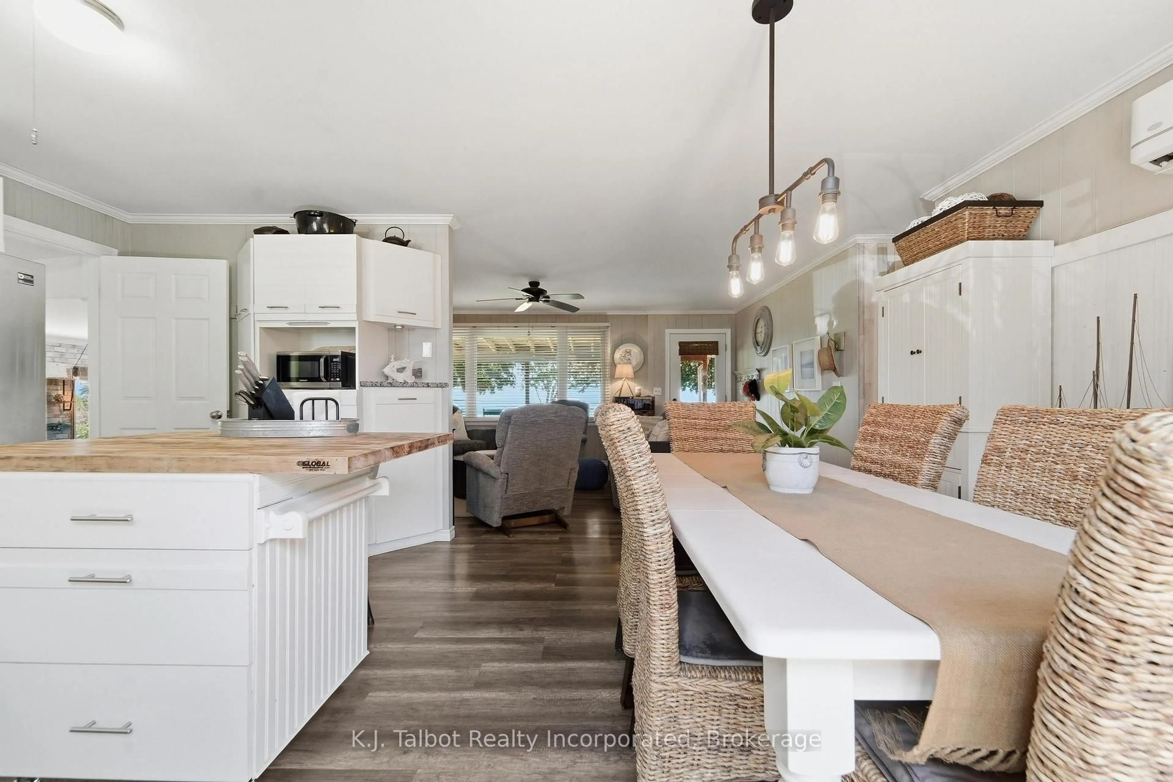 Open concept kitchen, unknown for 72163 Lakeshore Dr, Bluewater Ontario N0M 2T0