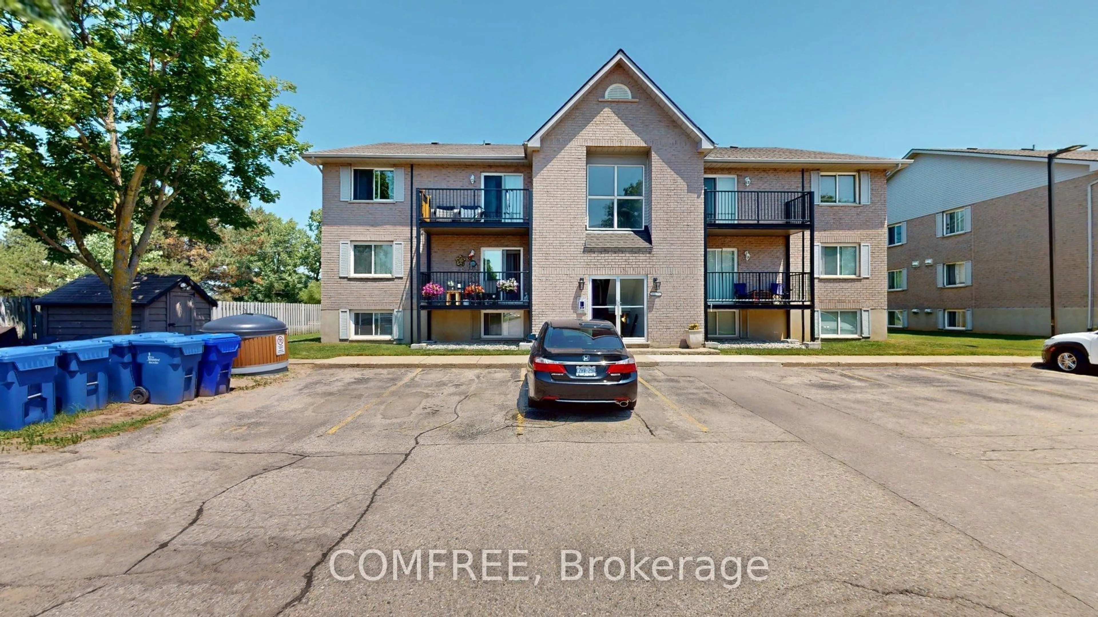 A pic from outside/outdoor area/front of a property/back of a property/a pic from drone, building for 50 Campbell Crt #201, Stratford Ontario N5A 7T6