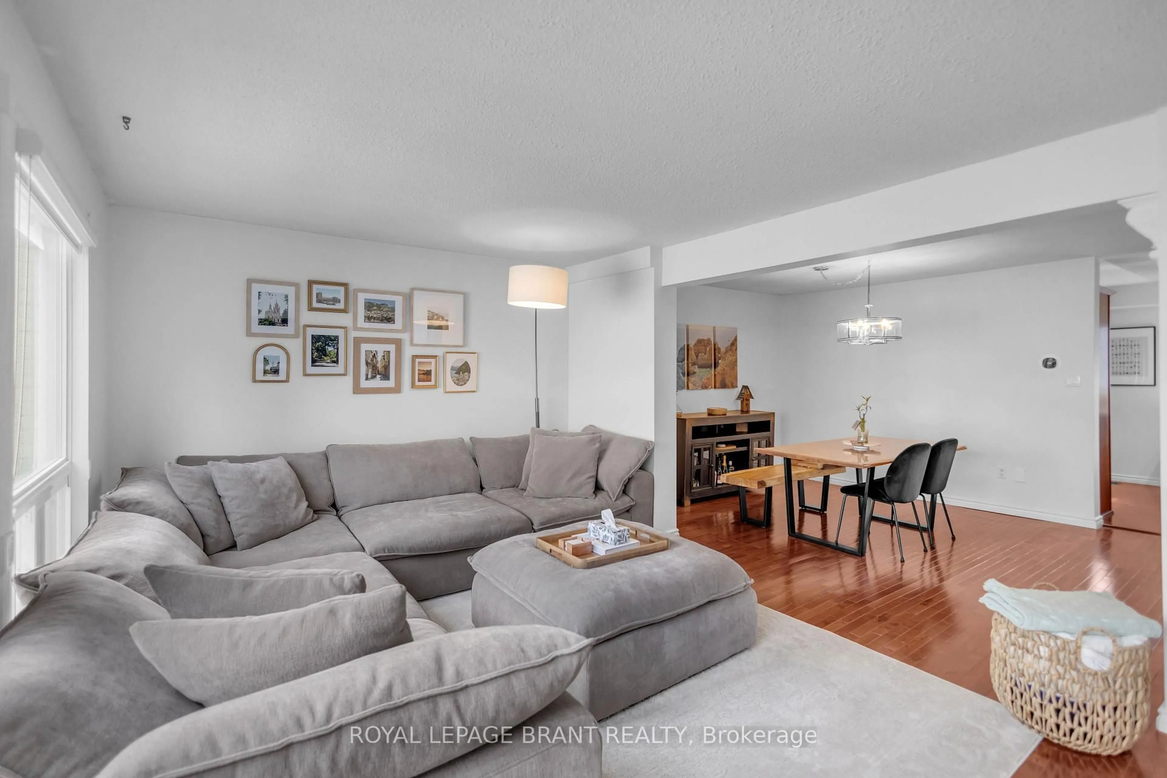Living room with furniture, unknown for 1155 Paramount Dr #22, Hamilton Ontario L8J 2N4