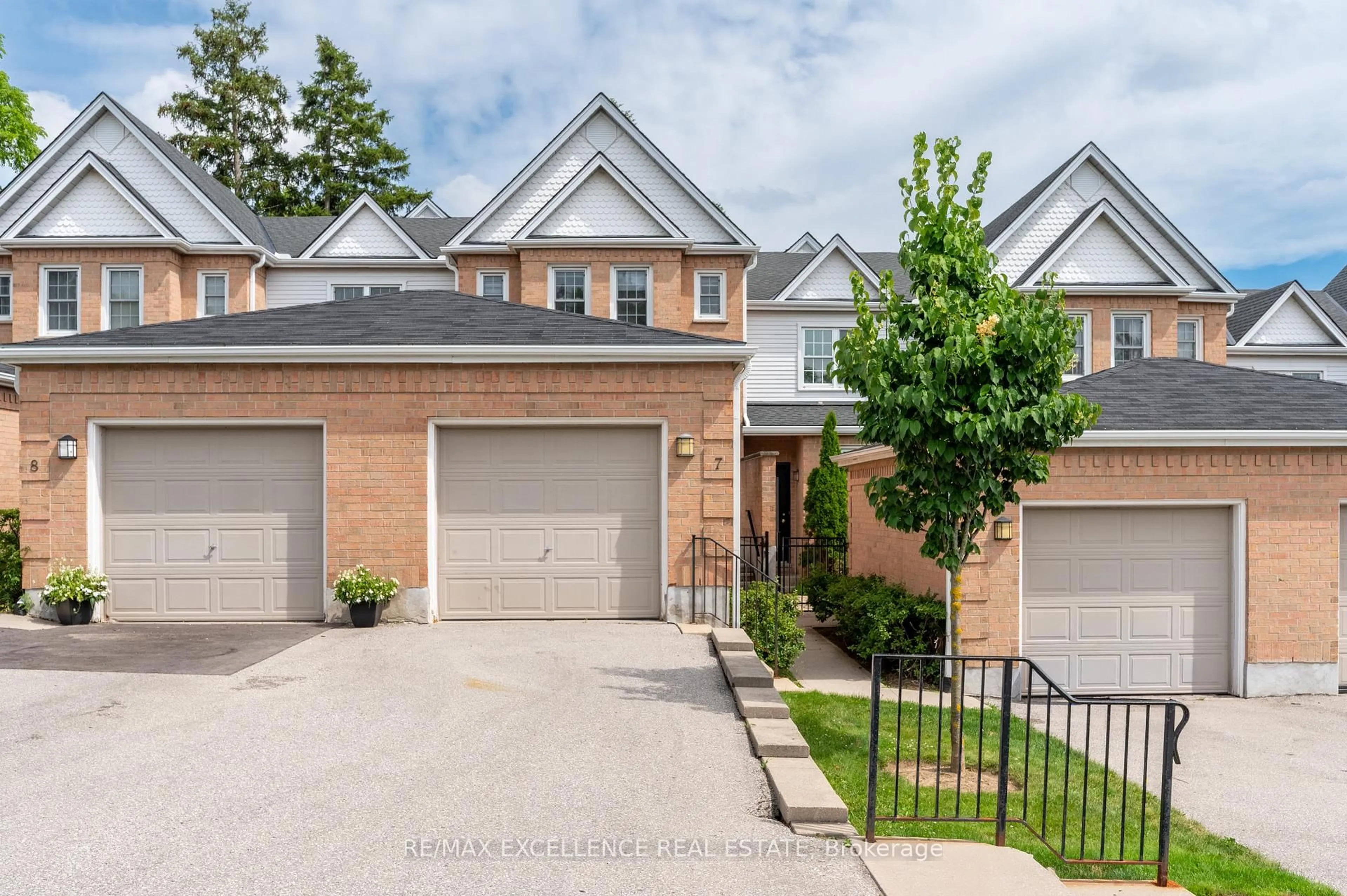 A pic from outside/outdoor area/front of a property/back of a property/a pic from drone, street for 1570 Richmond St #7, London North Ontario N6G 4W1