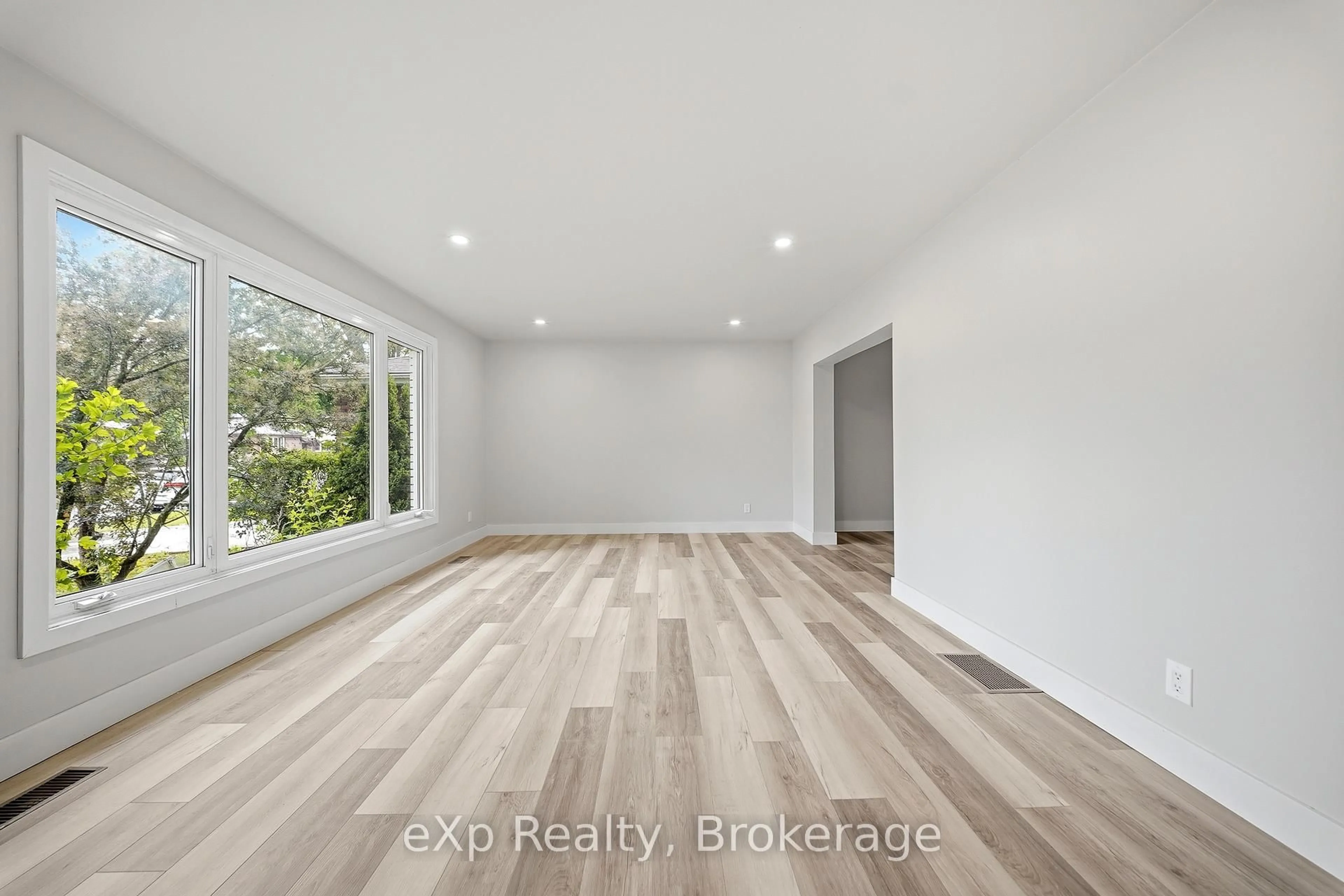 A pic of a room for 42 Rosewood Ave, Belleville Ontario K8N 4E9