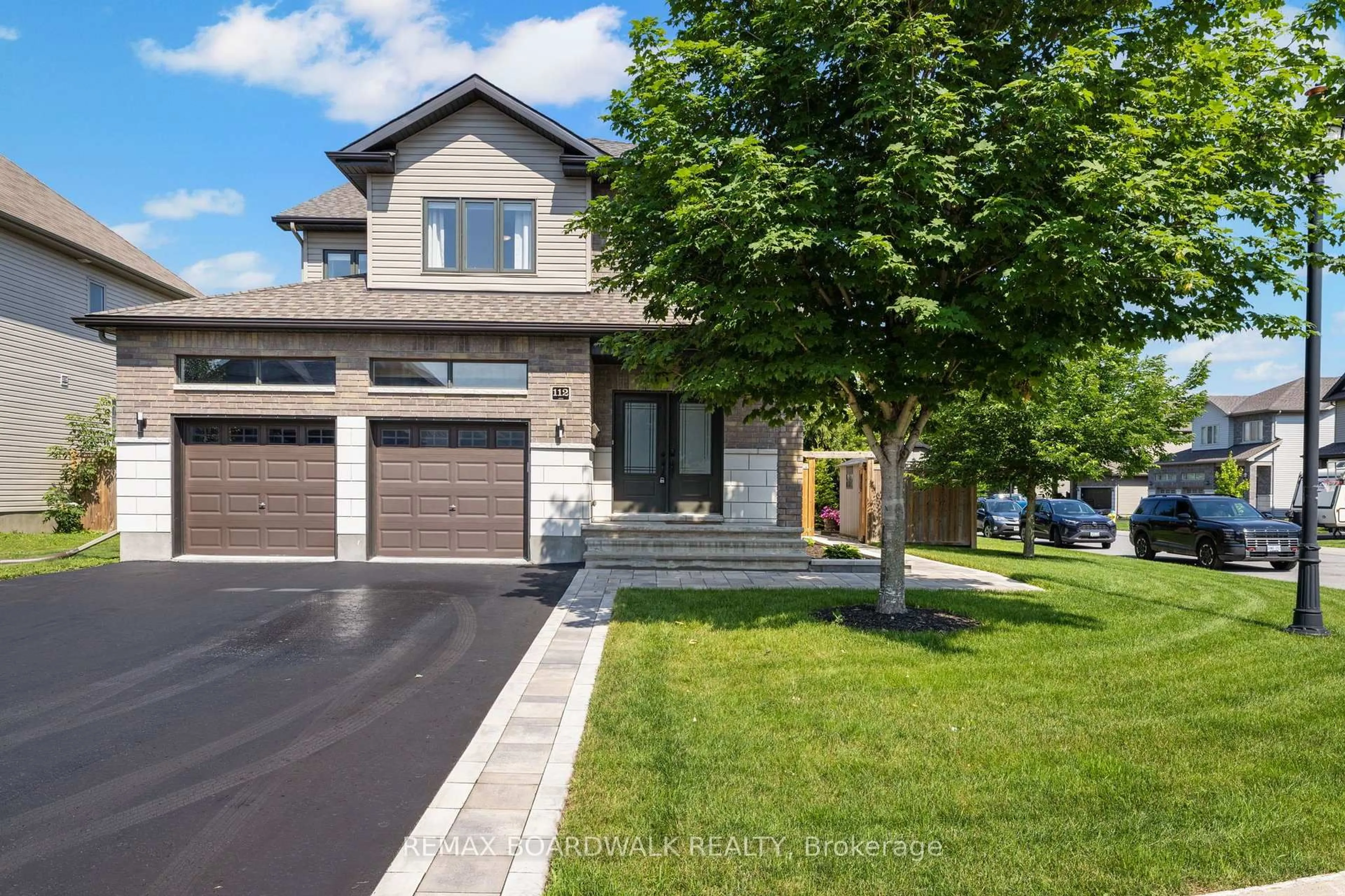 Home with brick exterior material, street for 112 Francis St, Carleton Place Ontario K7C 0E9