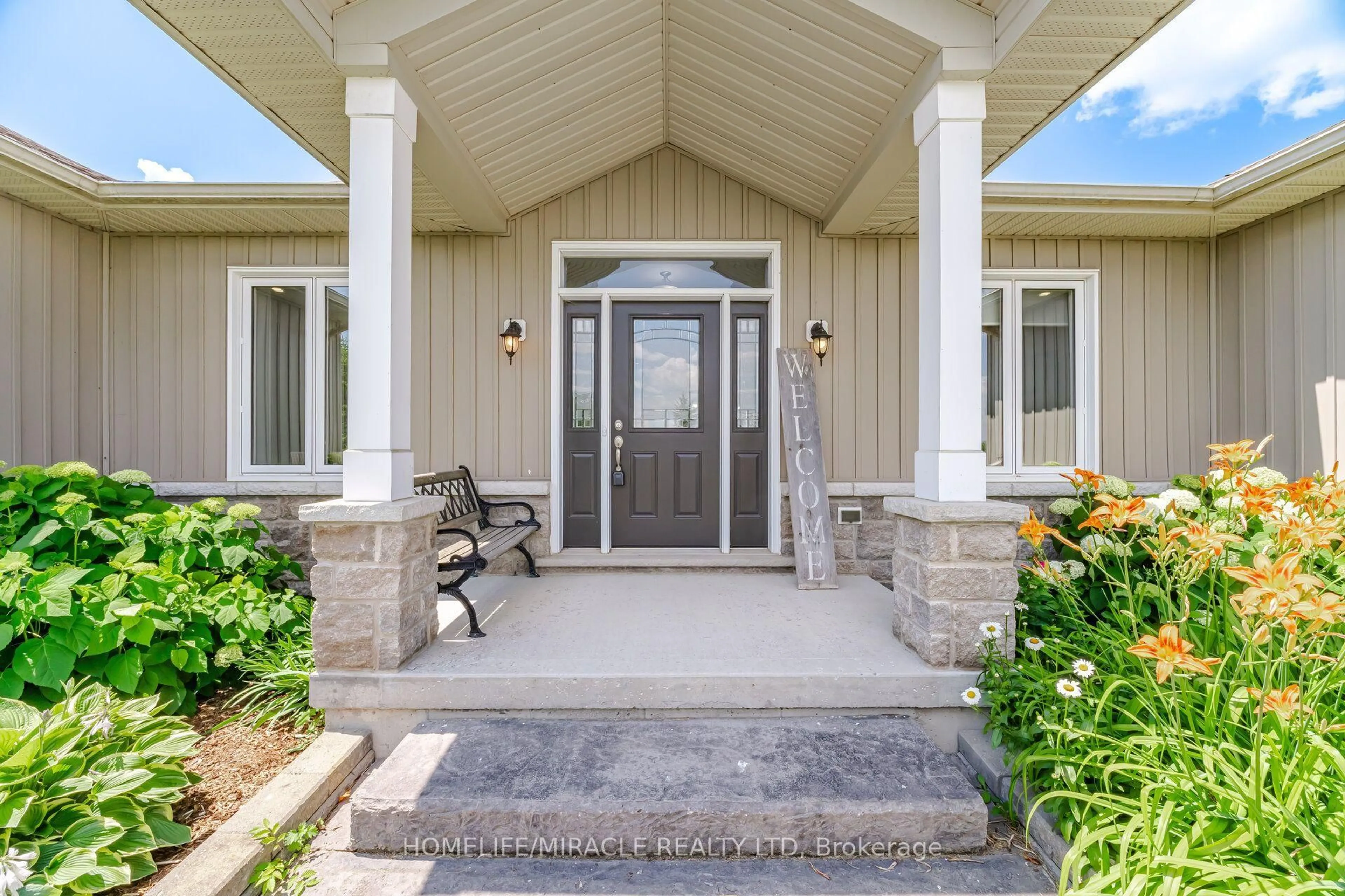 Indoor entryway for 112060 11th Line, East Garafraxa Ontario L9W 7A6