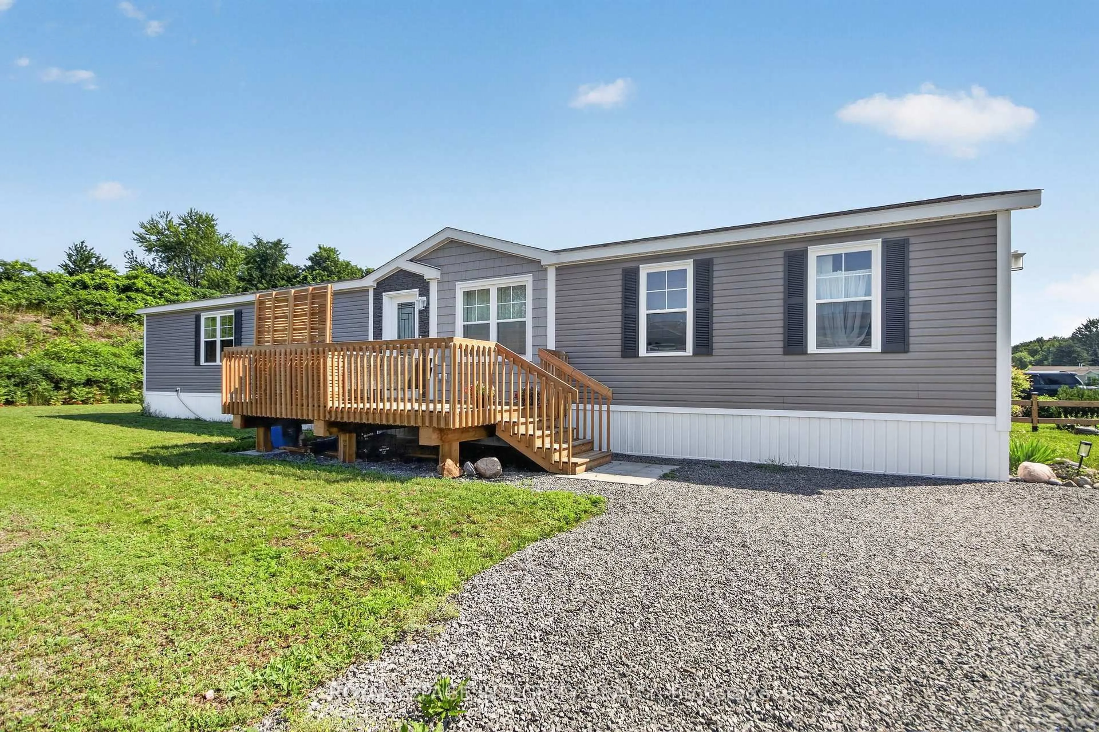 Home with vinyl exterior material, unknown for 6709 Chris Tierney Private, Ottawa Ontario K4P 1H5