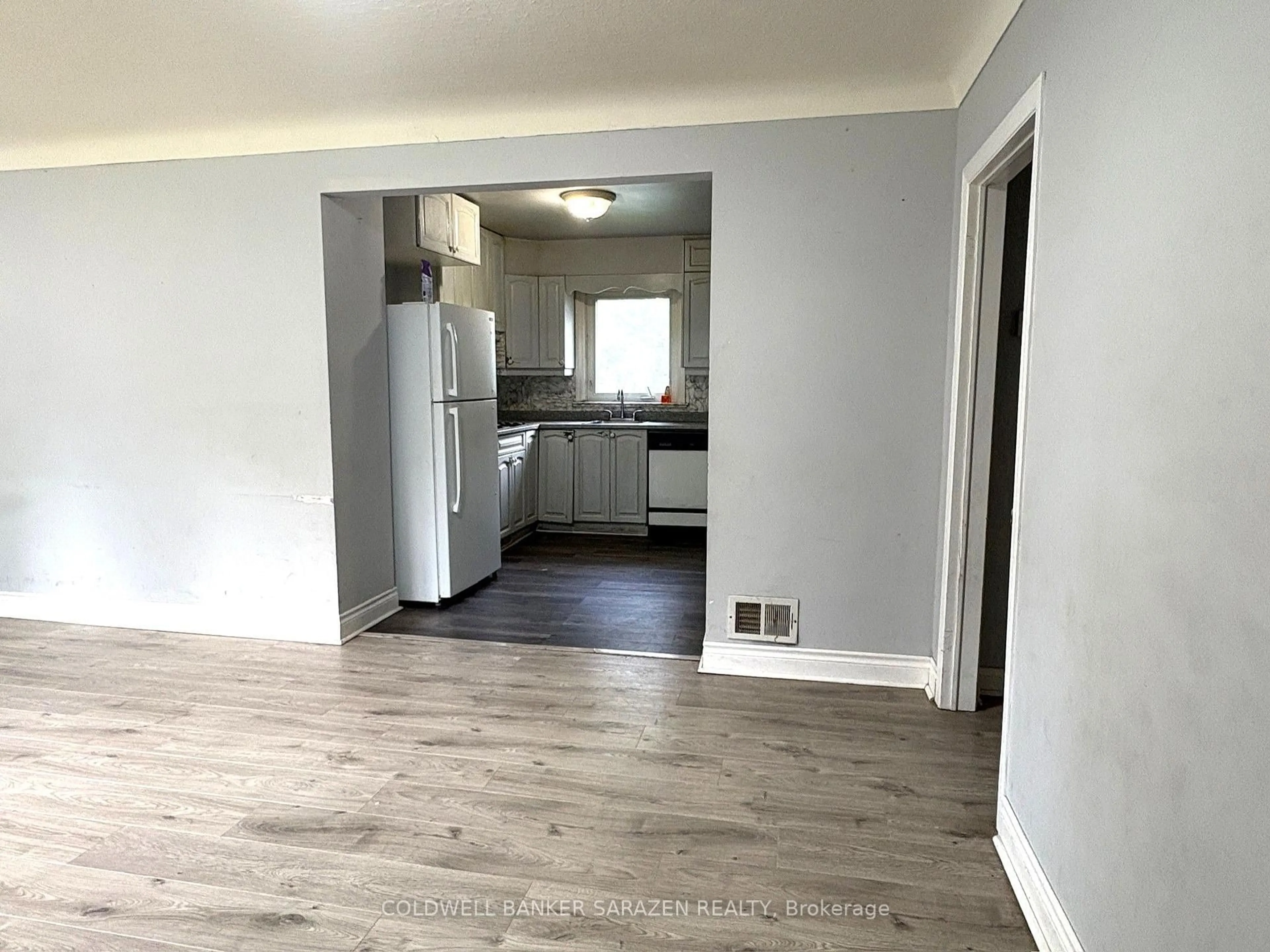 A pic of a room for 1312 Thames St, Ottawa Ontario K1Z 7N4