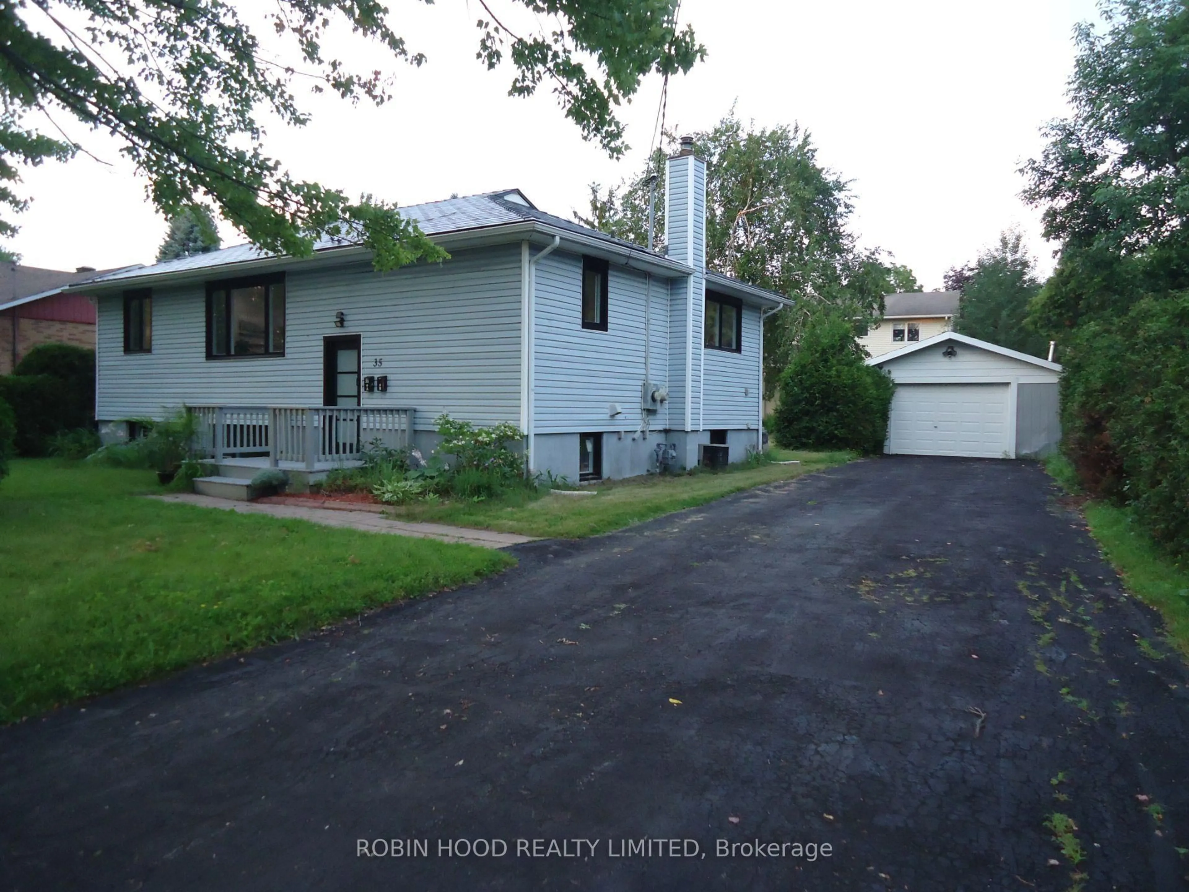Home with vinyl exterior material, water/lake/river/ocean view for 35 Tauvette St #NA, Ottawa Ontario K1B 3A1