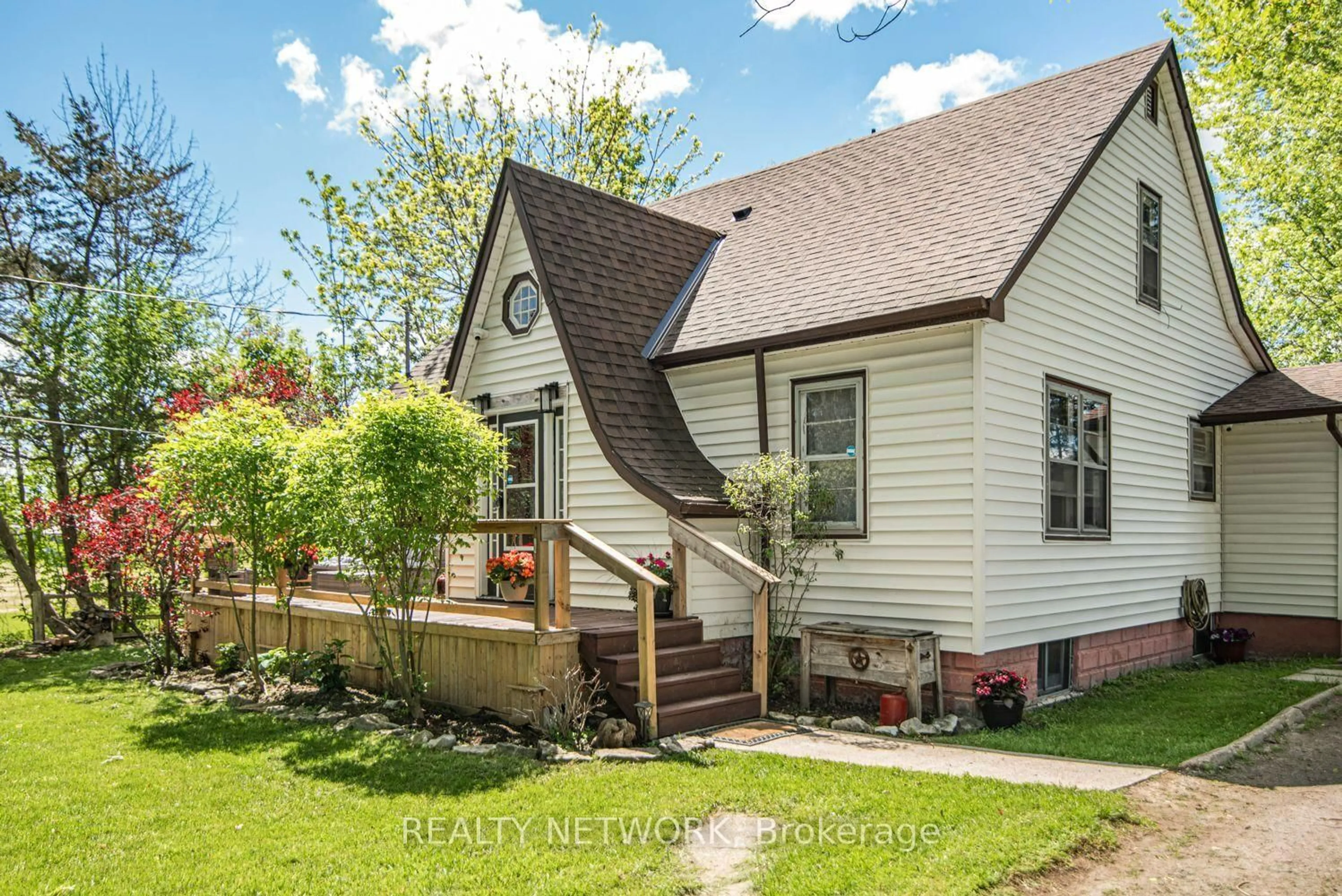Unknown for 32 Grant Ave, Haldimand Ontario N1A 1Y2