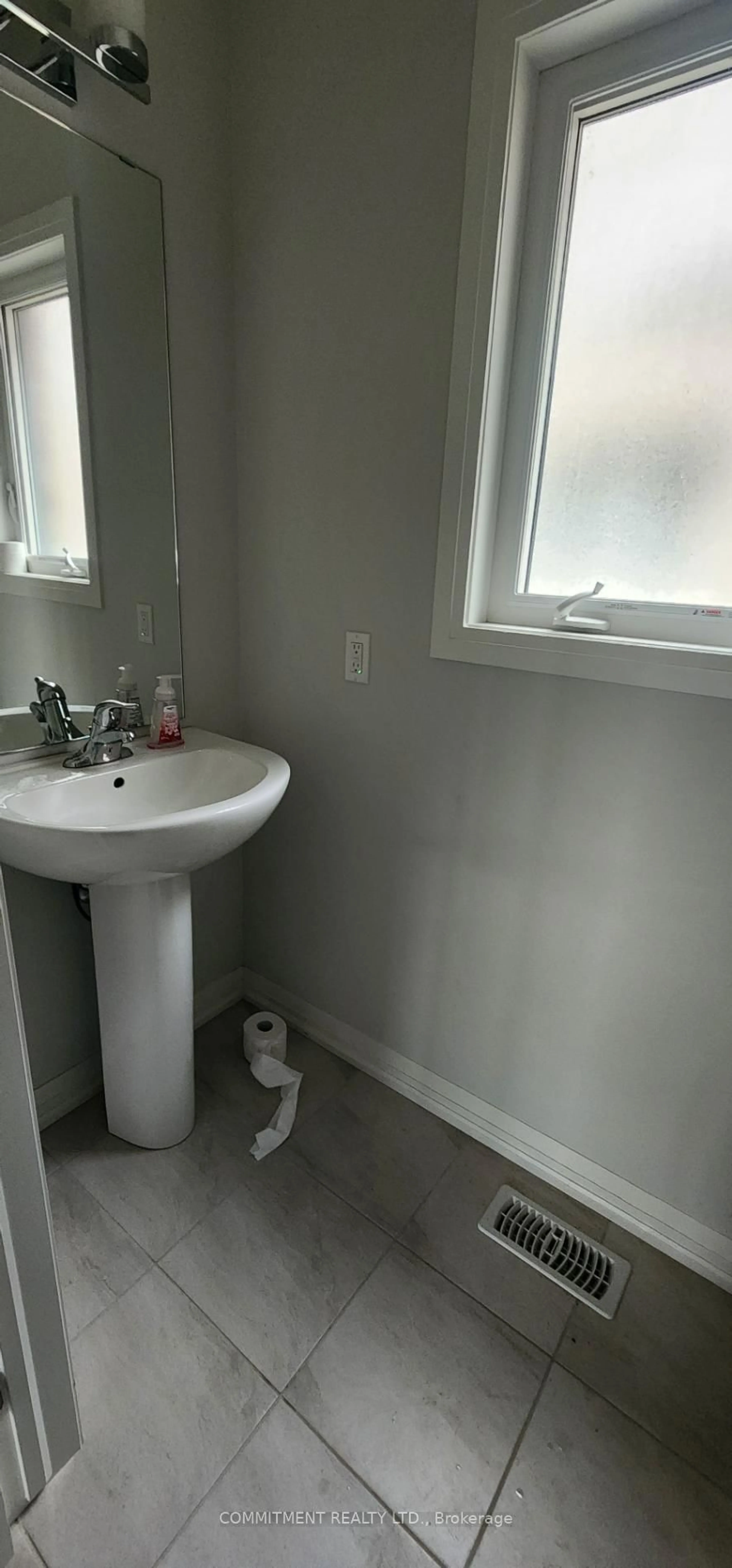 A pic of a room for 47 Samuel Ave, Pelham Ontario L3E 0G9