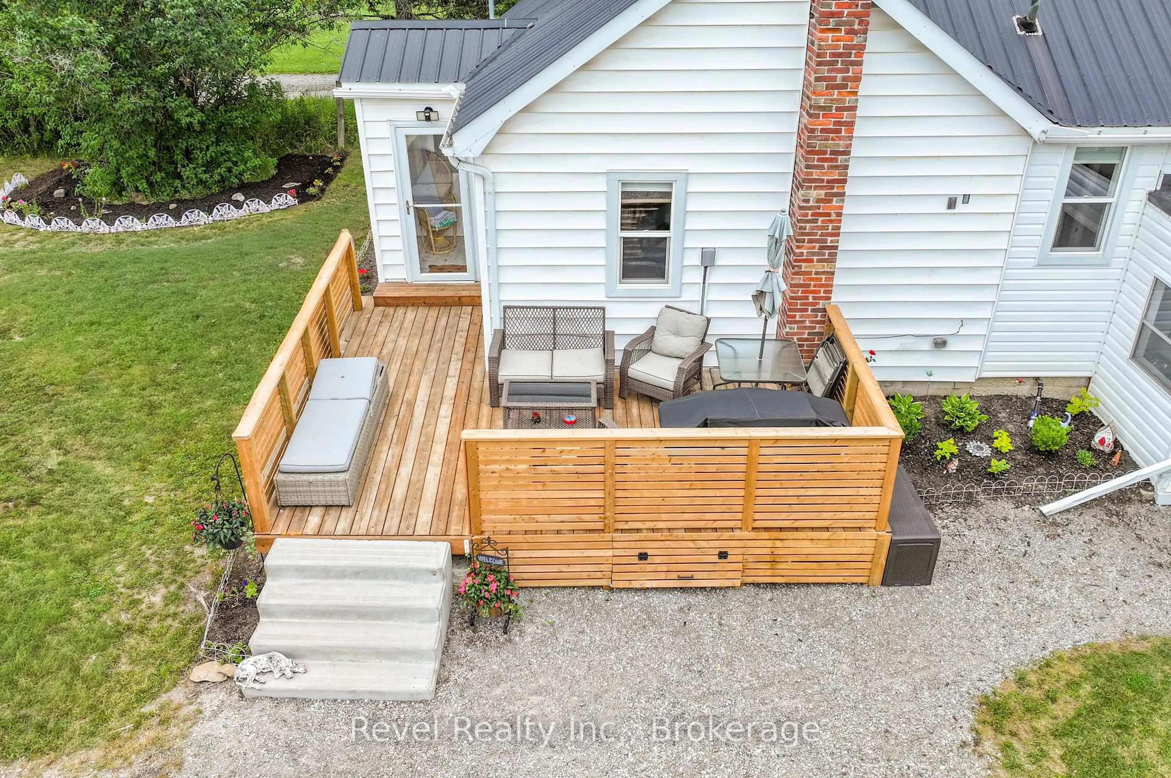 Patio, street for 78 Golden Mile Rd, Kawartha Lakes Ontario K9V 4R5