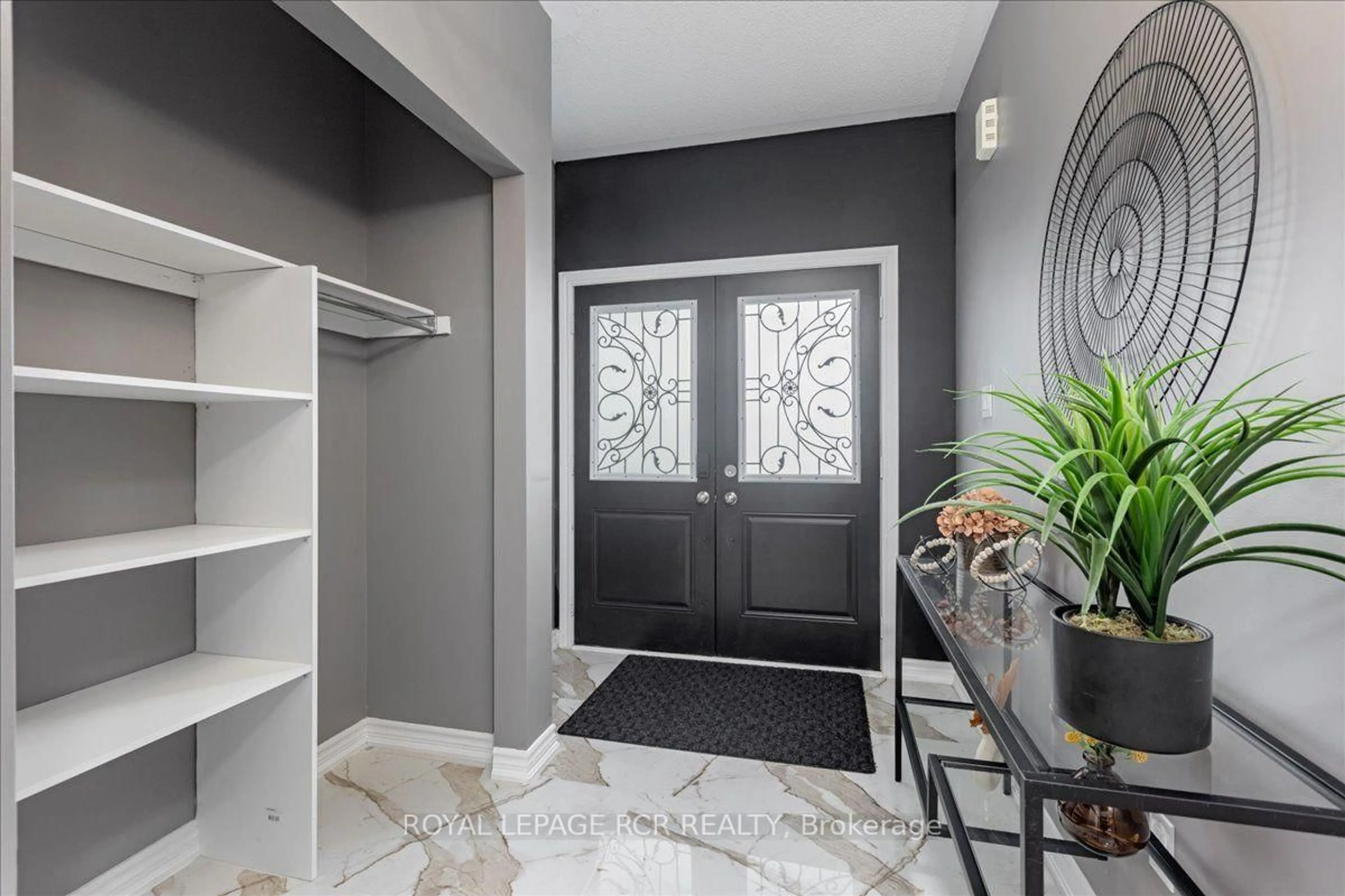 Indoor entryway for 196 Werry Ave, Southgate Ontario N0C 1B0