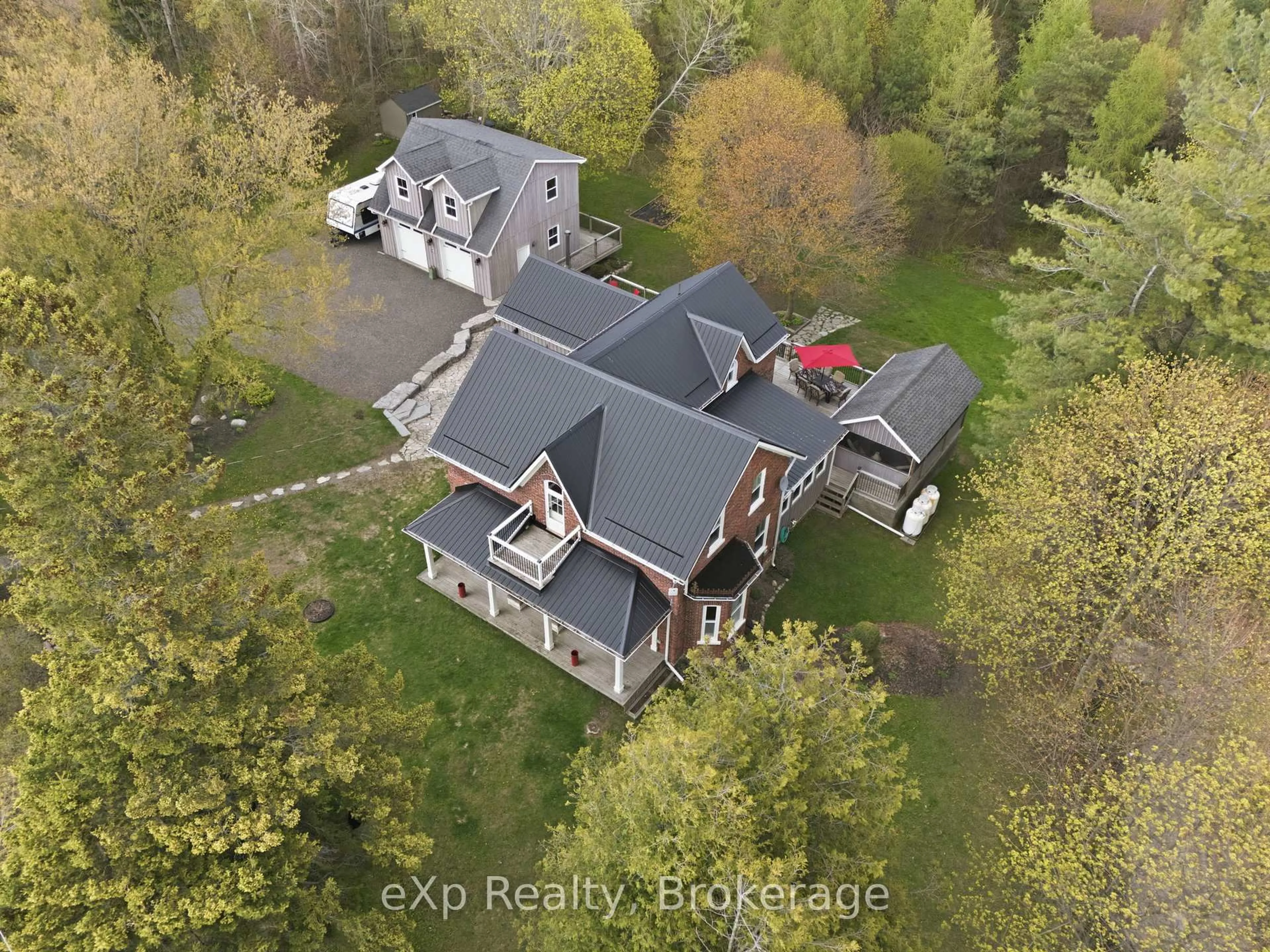 A pic from outside/outdoor area/front of a property/back of a property/a pic from drone, unknown for 4081 Burnham St, Hamilton Township Ontario K9A 4J9