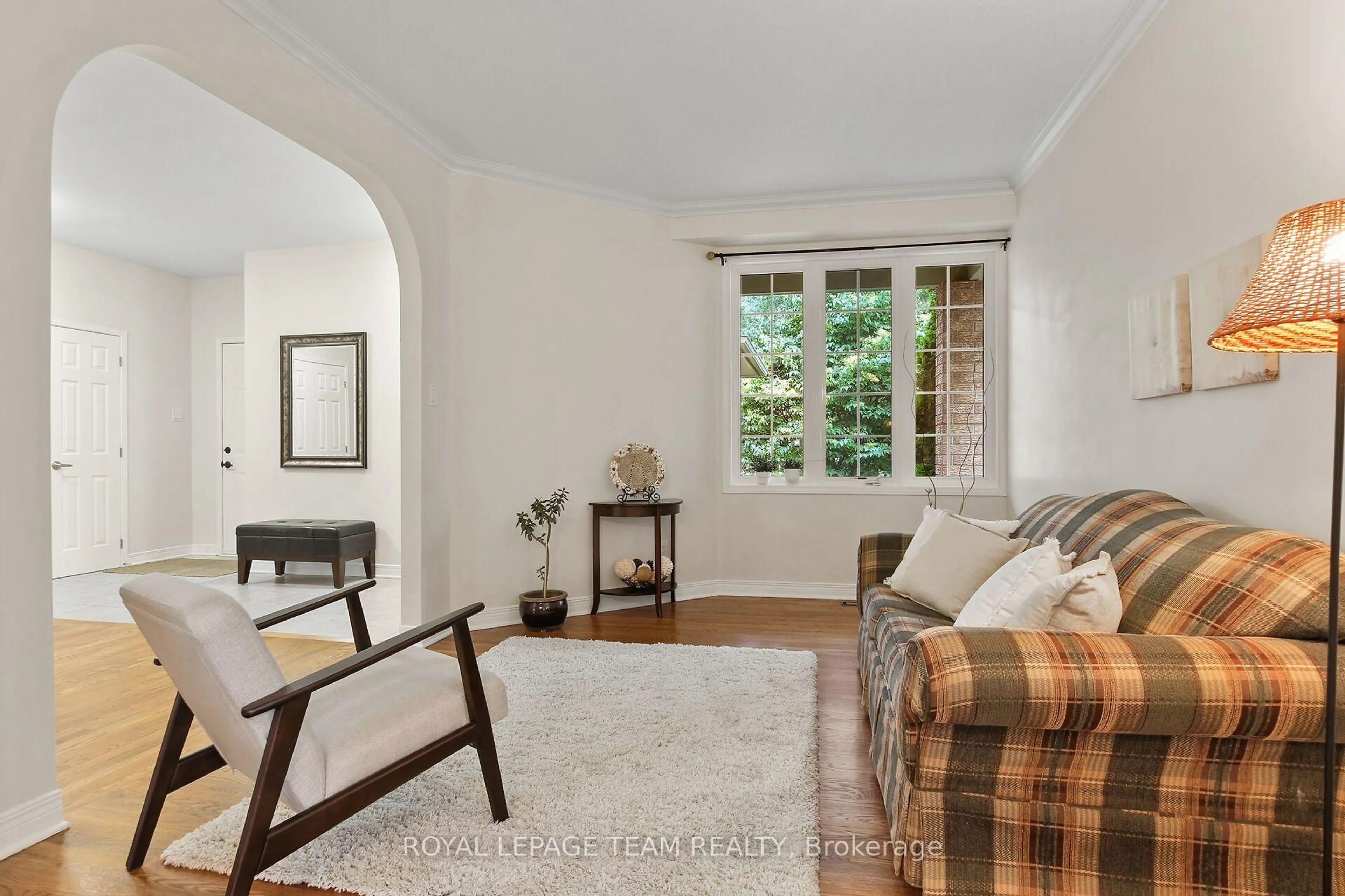 Living room with furniture, unknown for 4 Keno Way, Kanata Ontario K2T 1H4