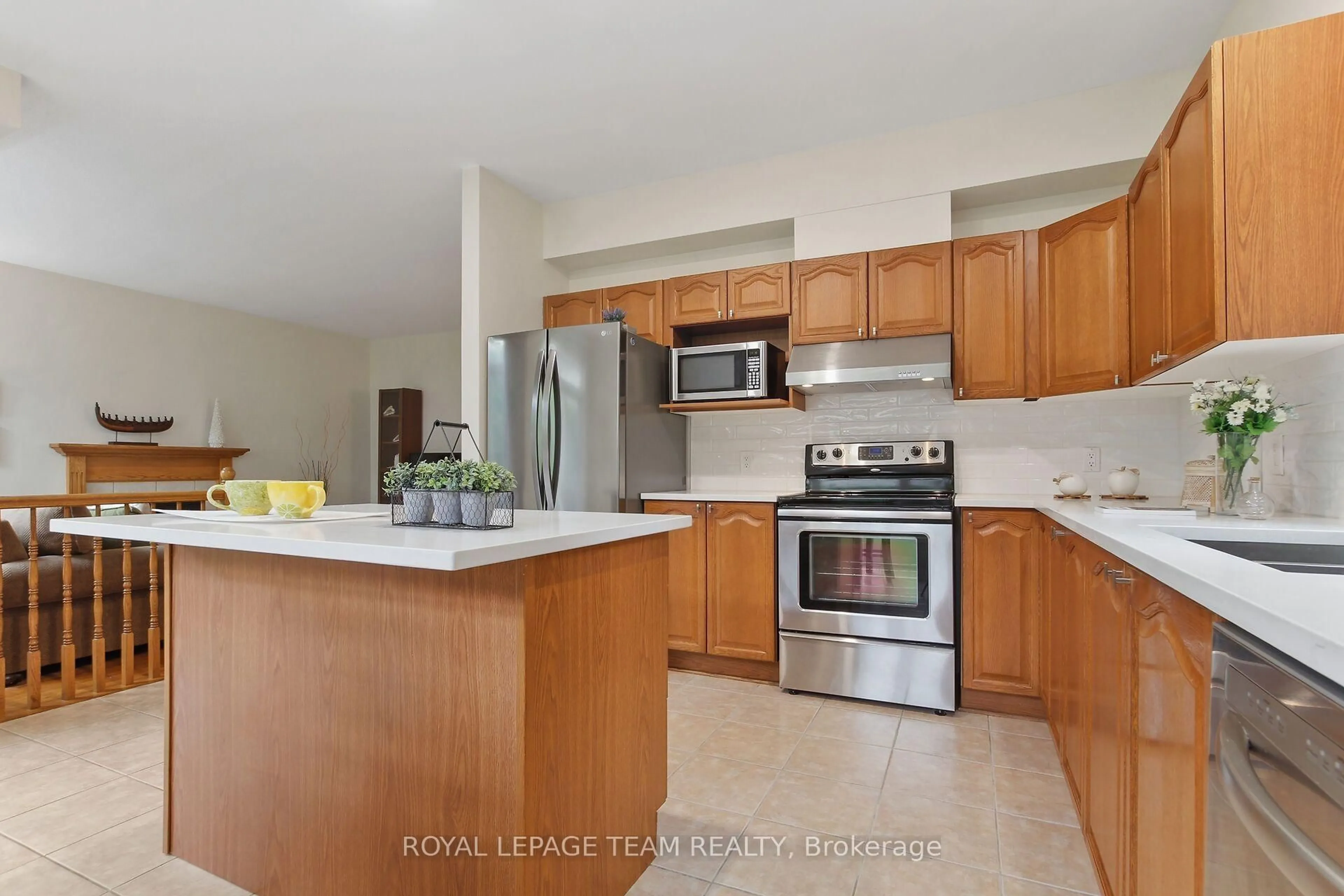 Standard kitchen, ceramic/tile floor for 4 Keno Way, Kanata Ontario K2T 1H4