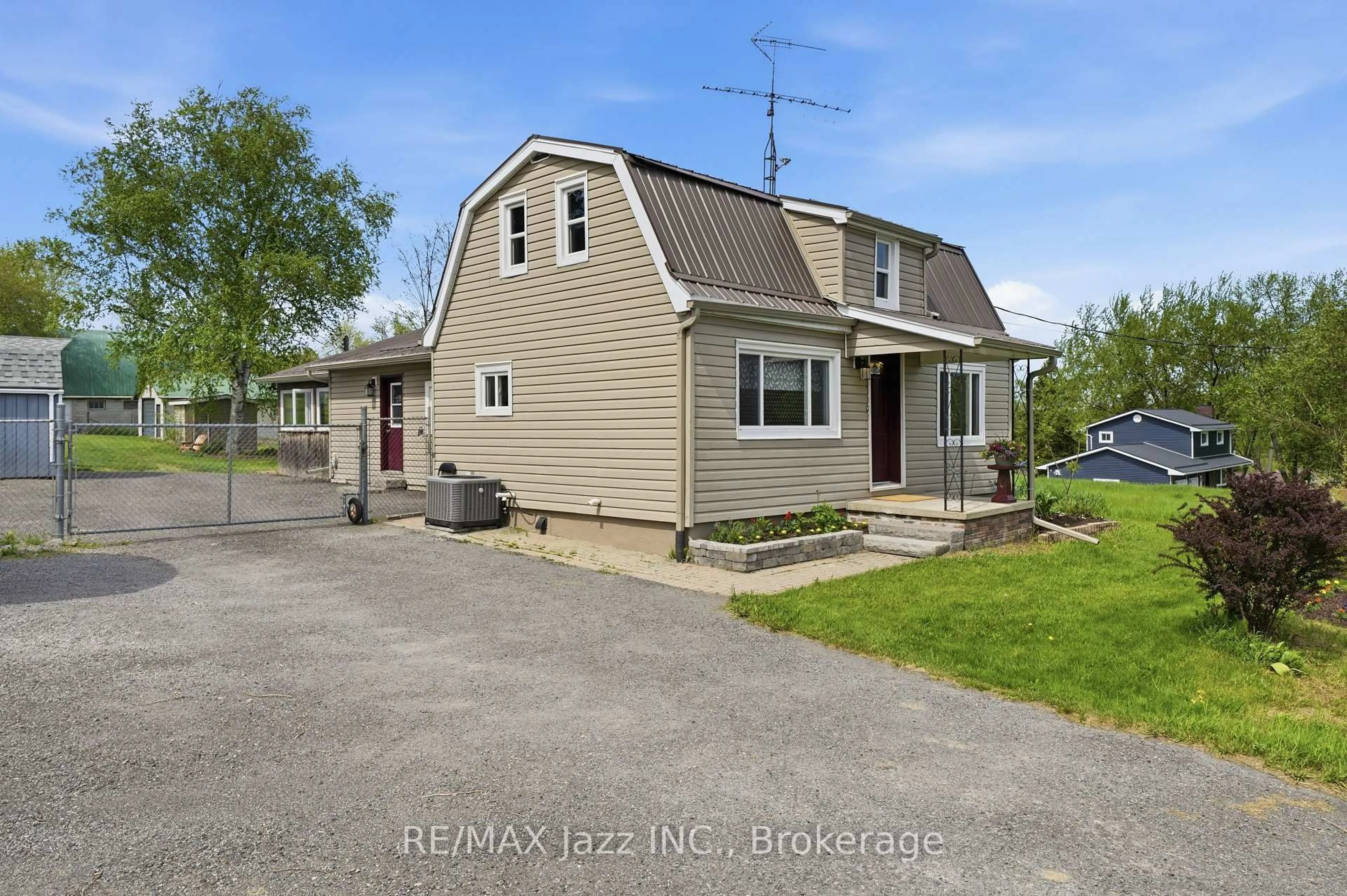 A pic from outside/outdoor area/front of a property/back of a property/a pic from drone, street for 350 Schriver Rd, Brighton Ontario K0K 1H0