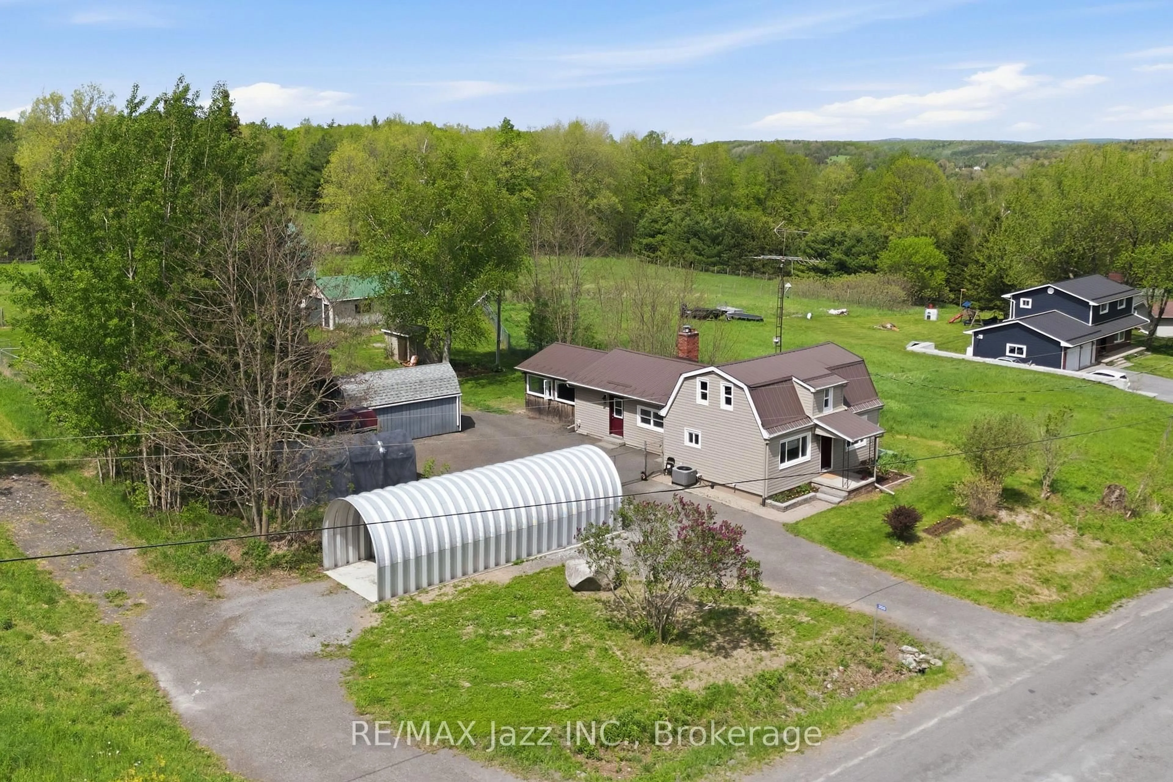 A pic from outside/outdoor area/front of a property/back of a property/a pic from drone, mountain view for 350 Schriver Rd, Brighton Ontario K0K 1H0
