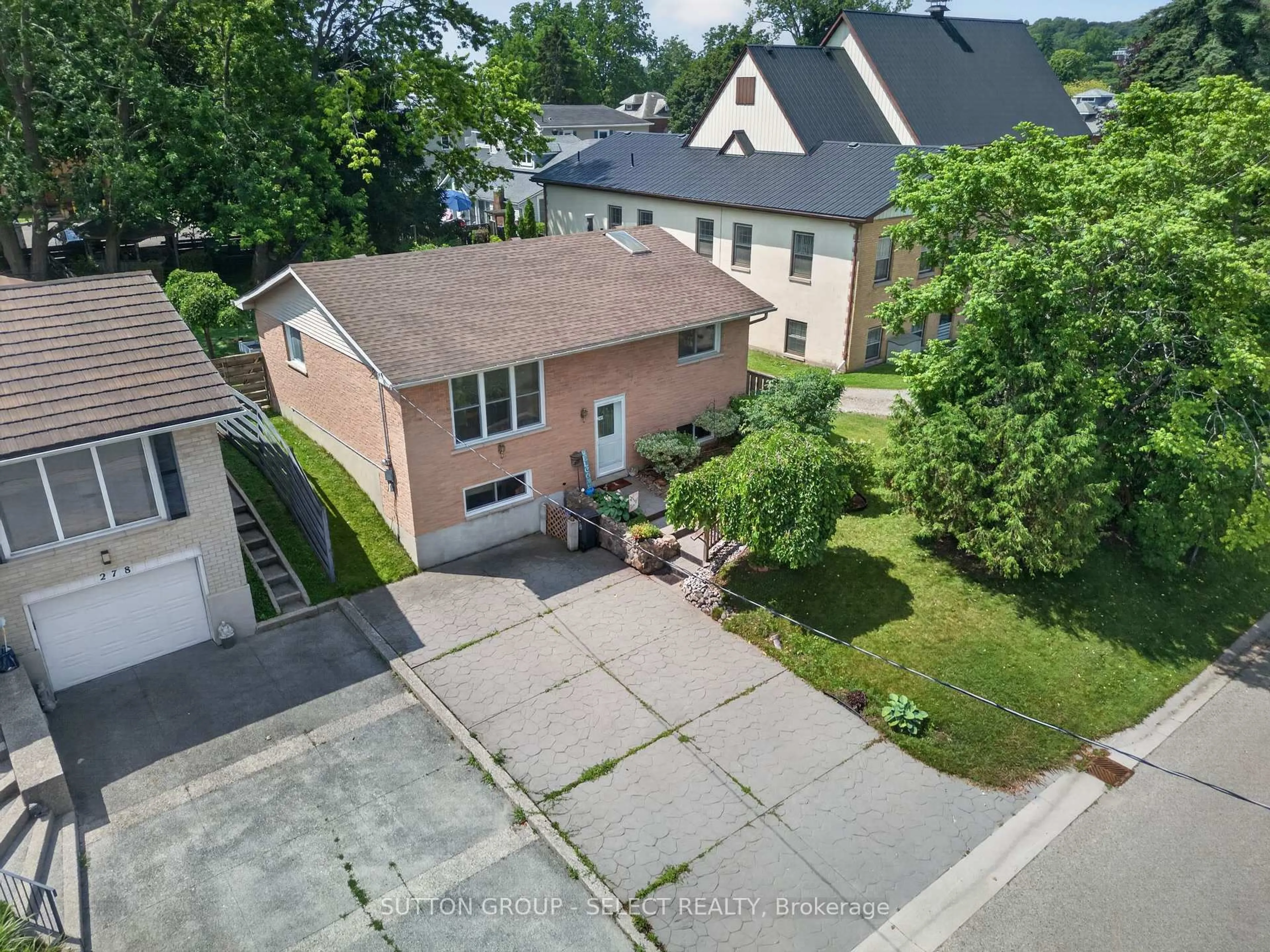 A pic from outside/outdoor area/front of a property/back of a property/a pic from drone, street for 280 Charlotte St, Central Elgin Ontario N5L 1A8