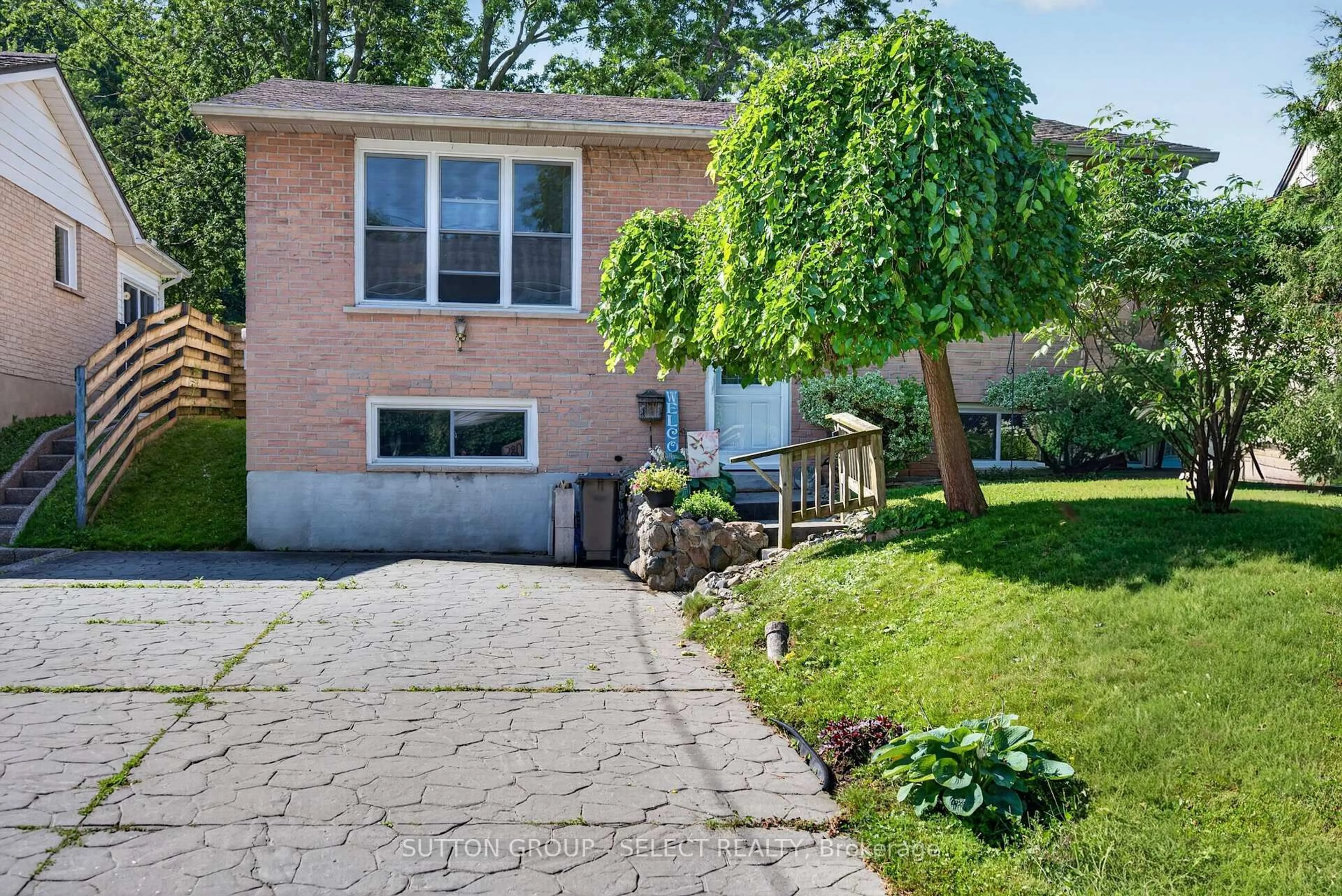 Home with brick exterior material, street for 280 Charlotte St, Central Elgin Ontario N5L 1A8