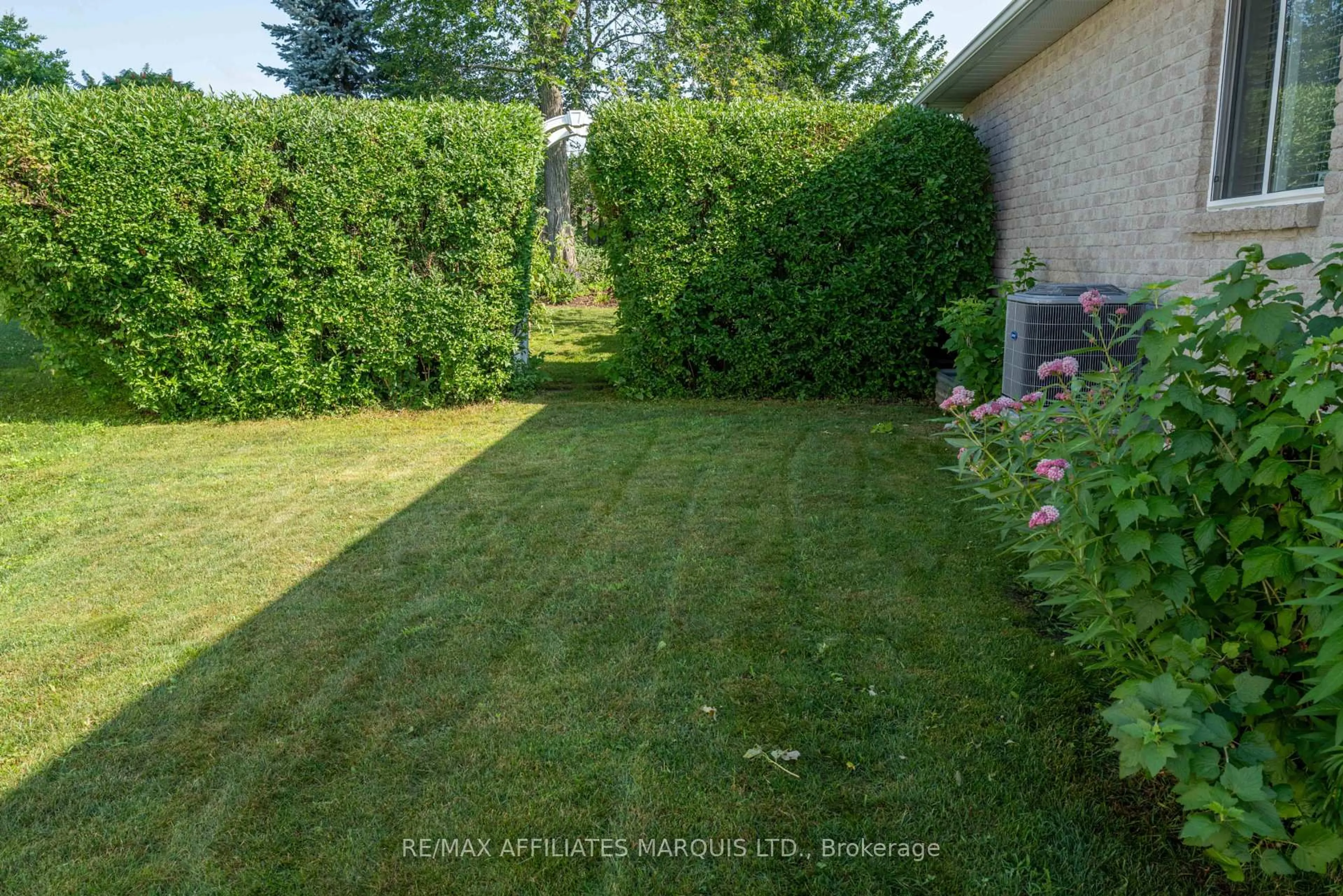 A pic from outside/outdoor area/front of a property/back of a property/a pic from drone, street for 1274 Daprat Ave, Cornwall Ontario K6H 6N9