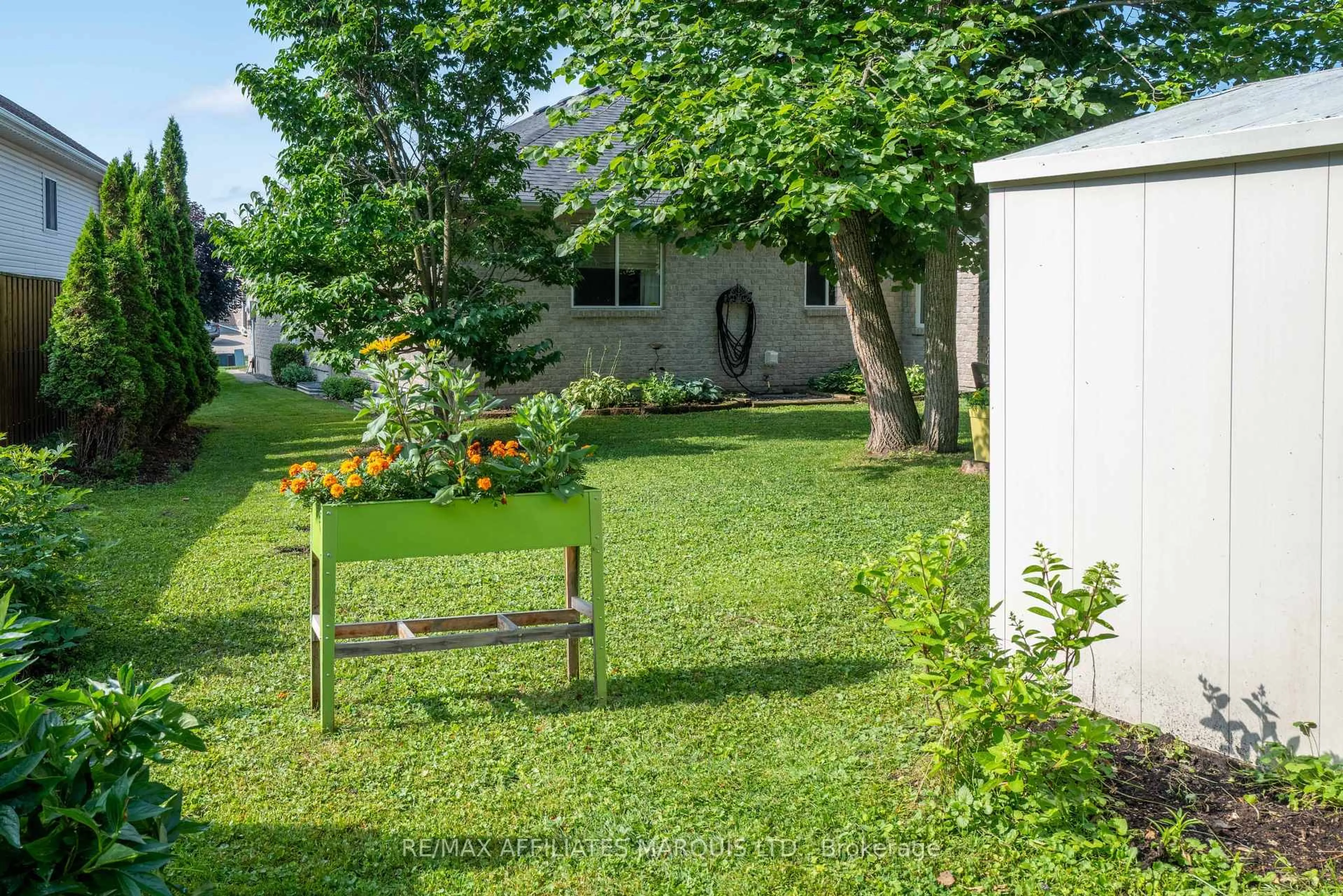 Patio, street for 1274 Daprat Ave, Cornwall Ontario K6H 6N9