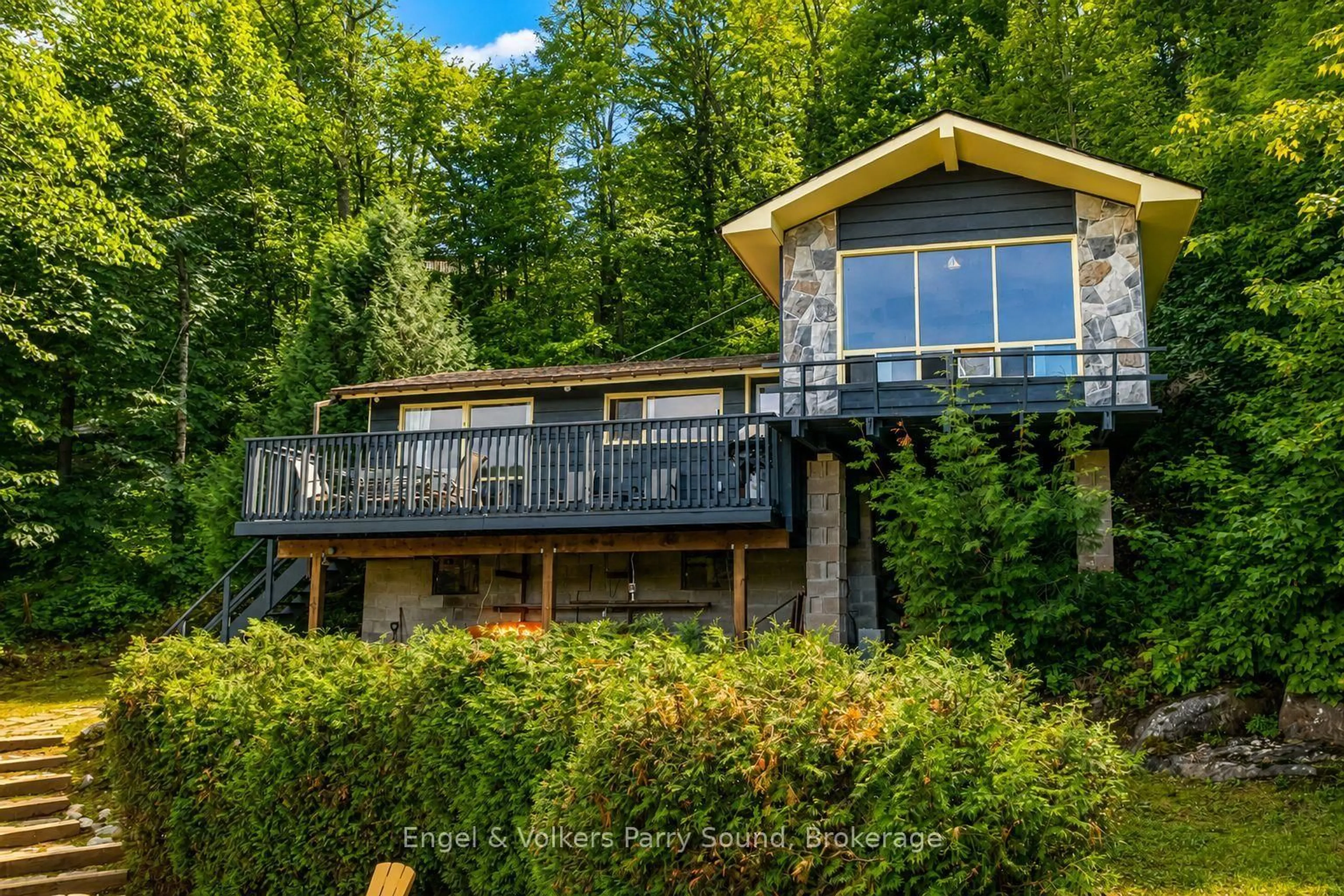 A pic from outside/outdoor area/front of a property/back of a property/a pic from drone, unknown for 27 Lower Lane, Seguin Ontario P2A 0B2
