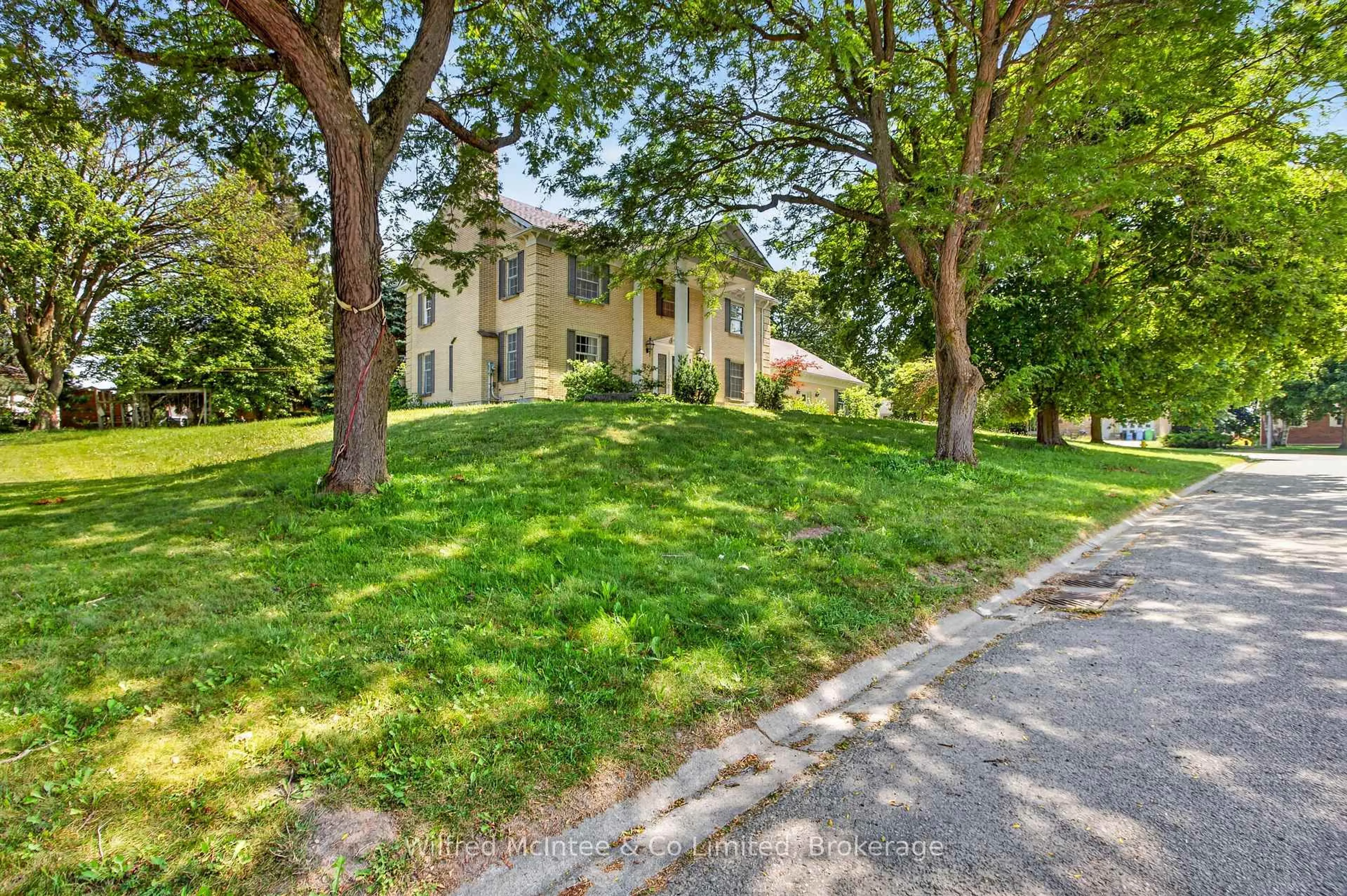 A pic from outside/outdoor area/front of a property/back of a property/a pic from drone, street for 1 Remington Dr, North Huron Ontario N0G 2W0