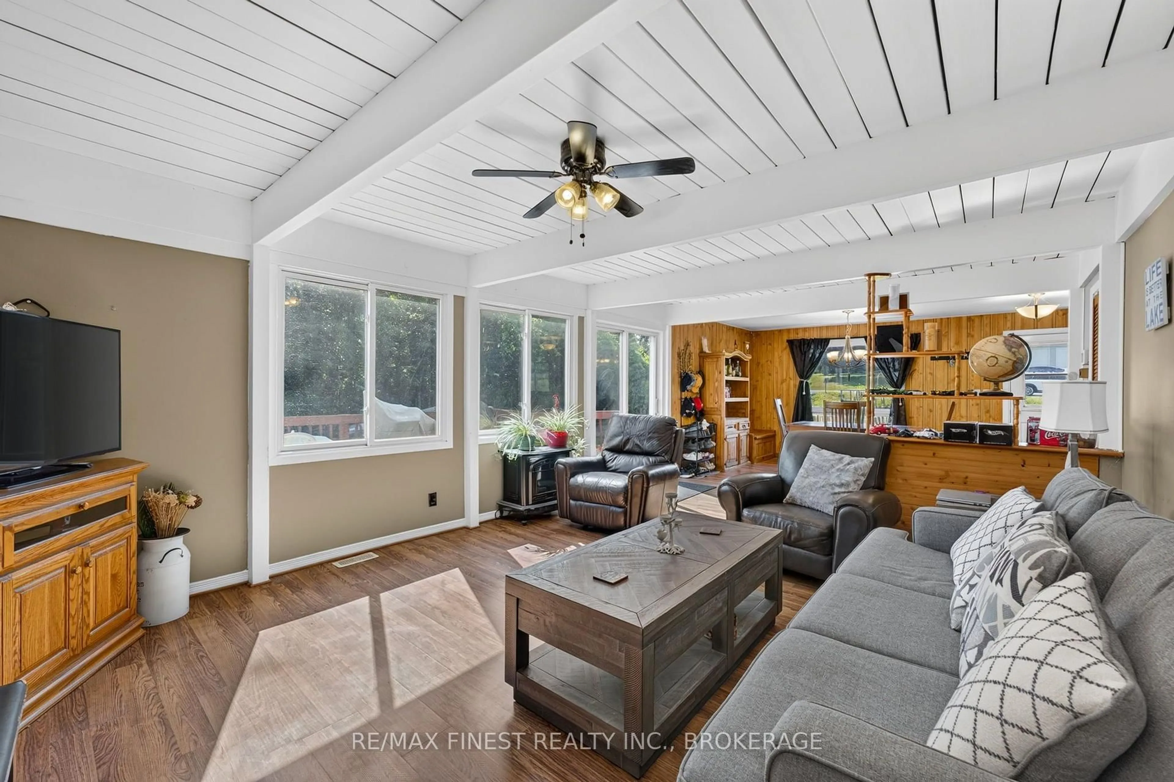 Living room with furniture, unknown for 54 Bayview Dr, Napanee Ontario K7R 3K8