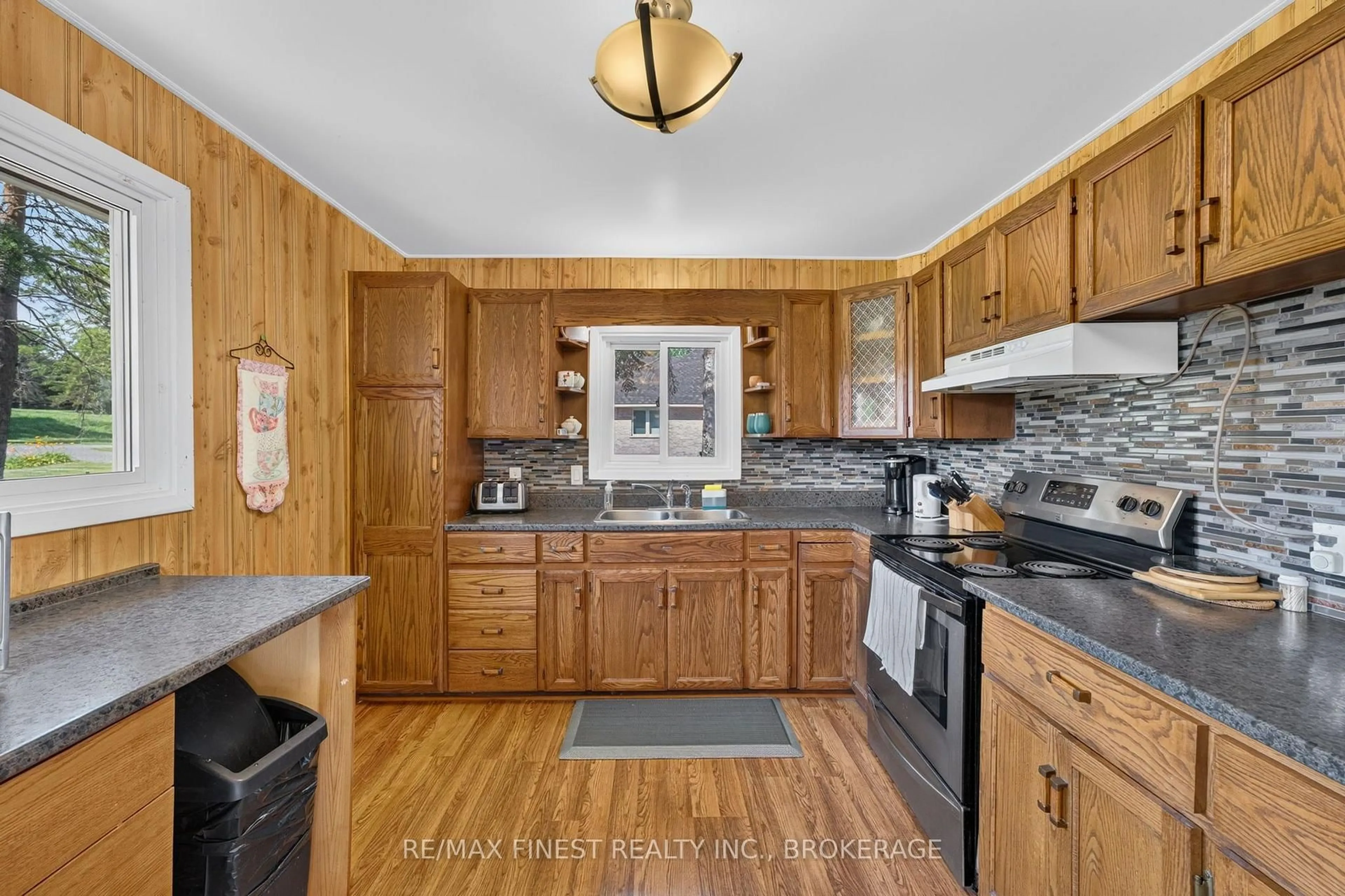 Standard kitchen, unknown for 54 Bayview Dr, Napanee Ontario K7R 3K8