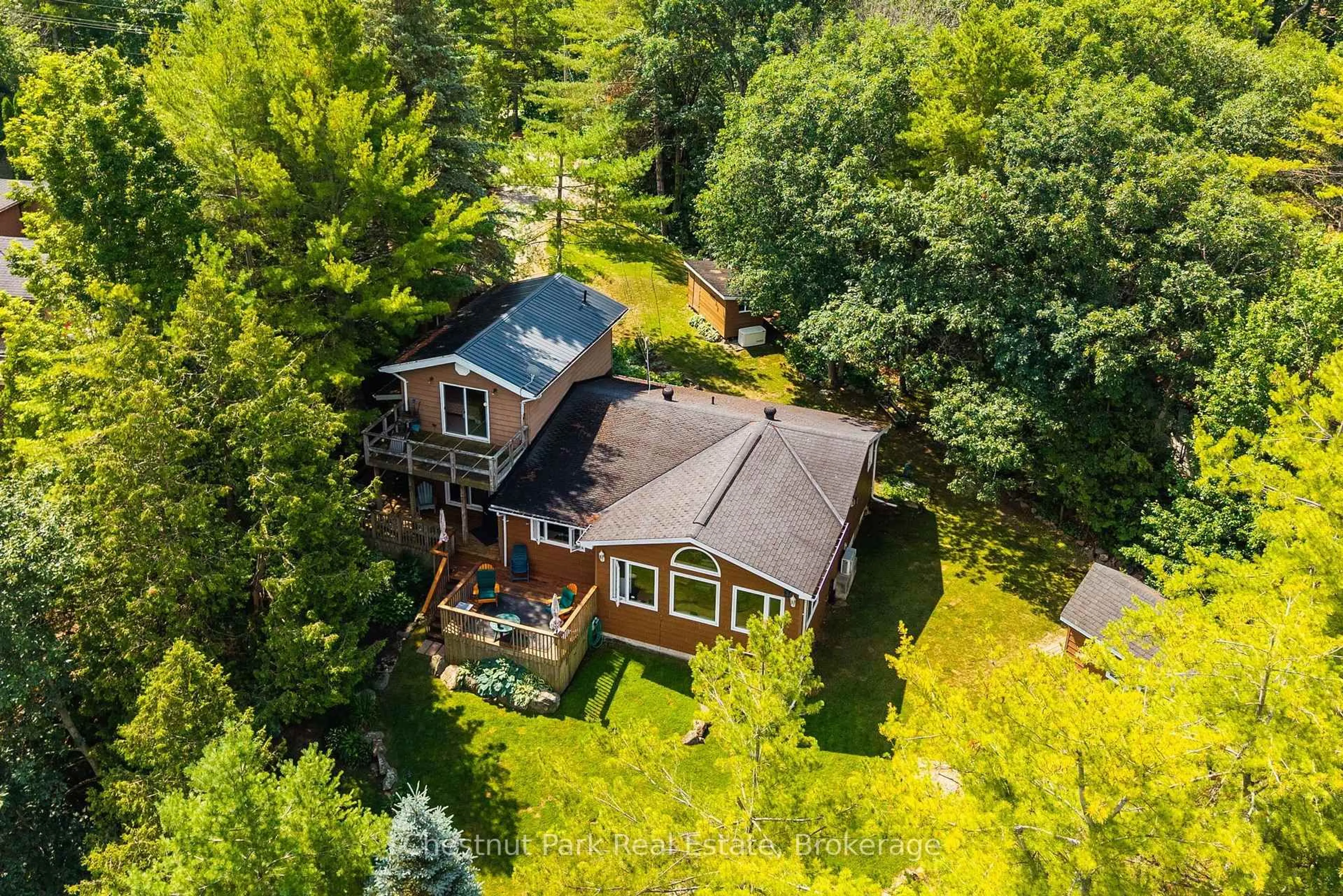 A pic from outside/outdoor area/front of a property/back of a property/a pic from drone, unknown for 300 Birch Acres Dr, Georgian Bay Ontario P0E 1E0