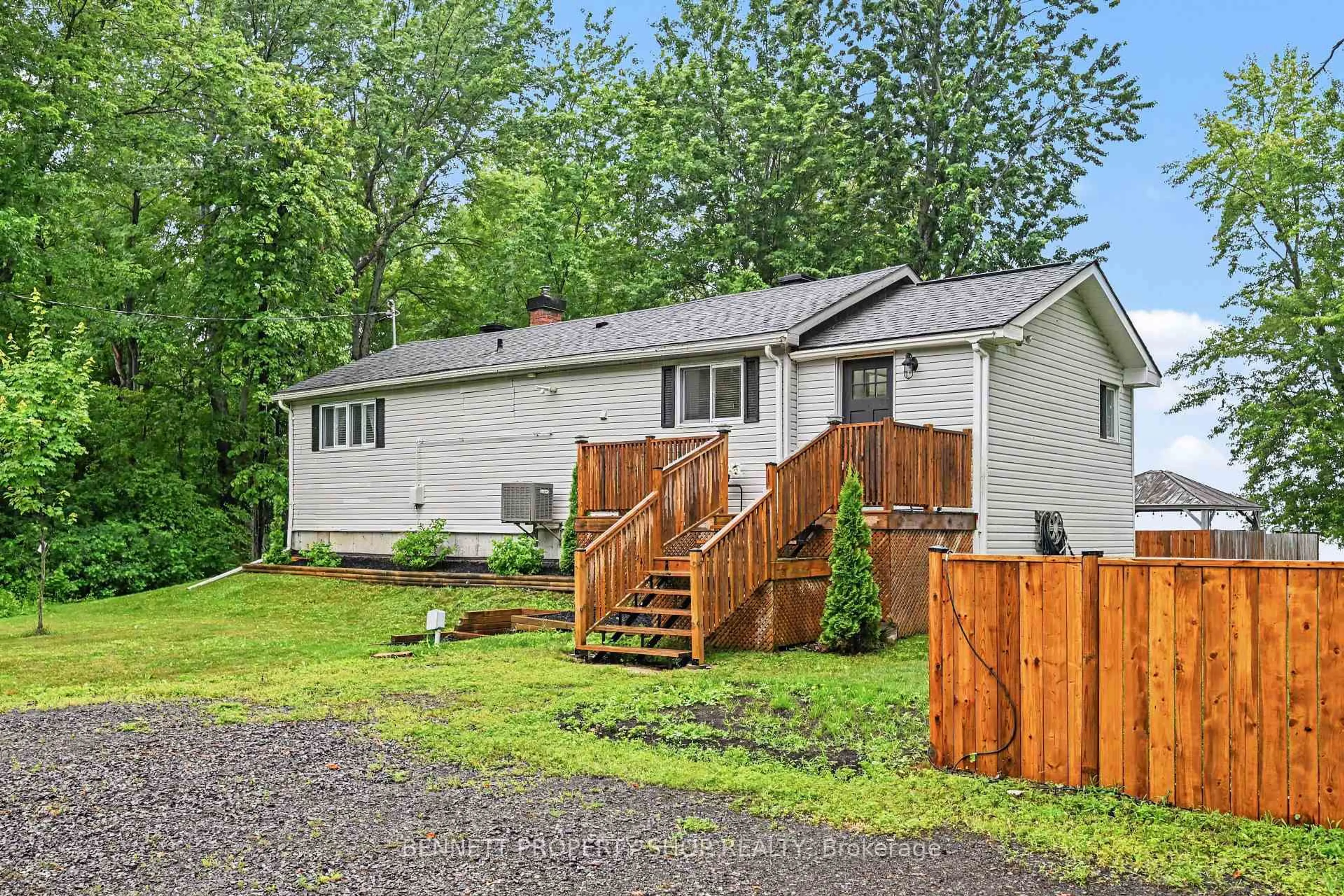 Unknown for 102 Moorhead Dr, Fitzroy Harbour Ontario K0A 1X0