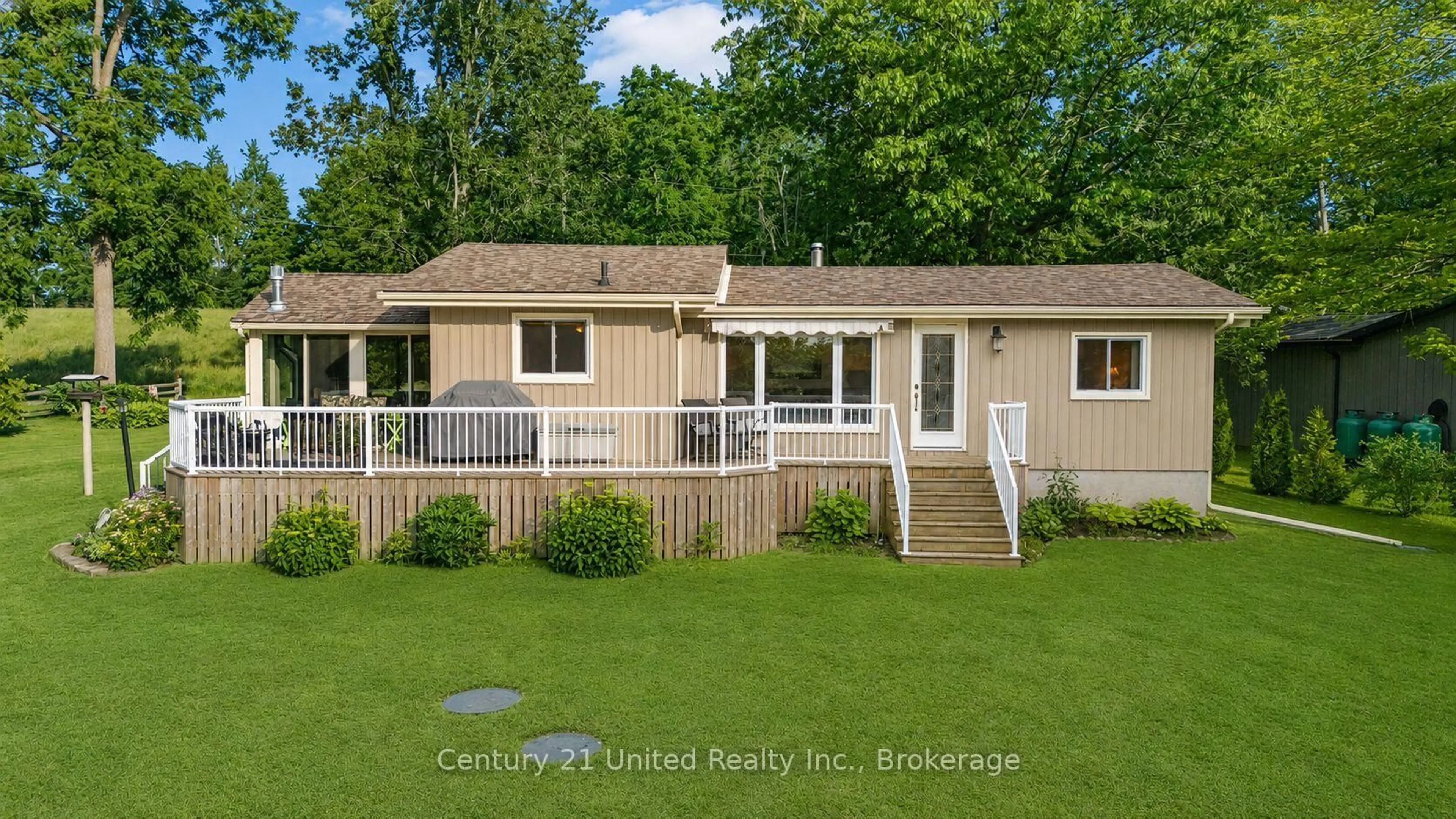 Home with vinyl exterior material, unknown for 260 Cedar Bank Rd, Otonabee-South Monaghan Ontario K9J 6Y3