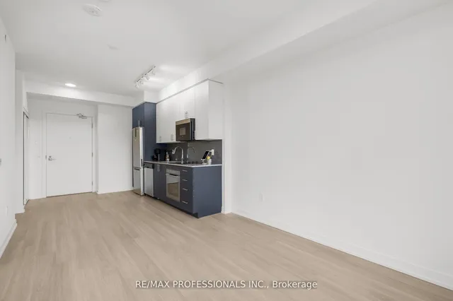415 Main St #411, Hamilton 4