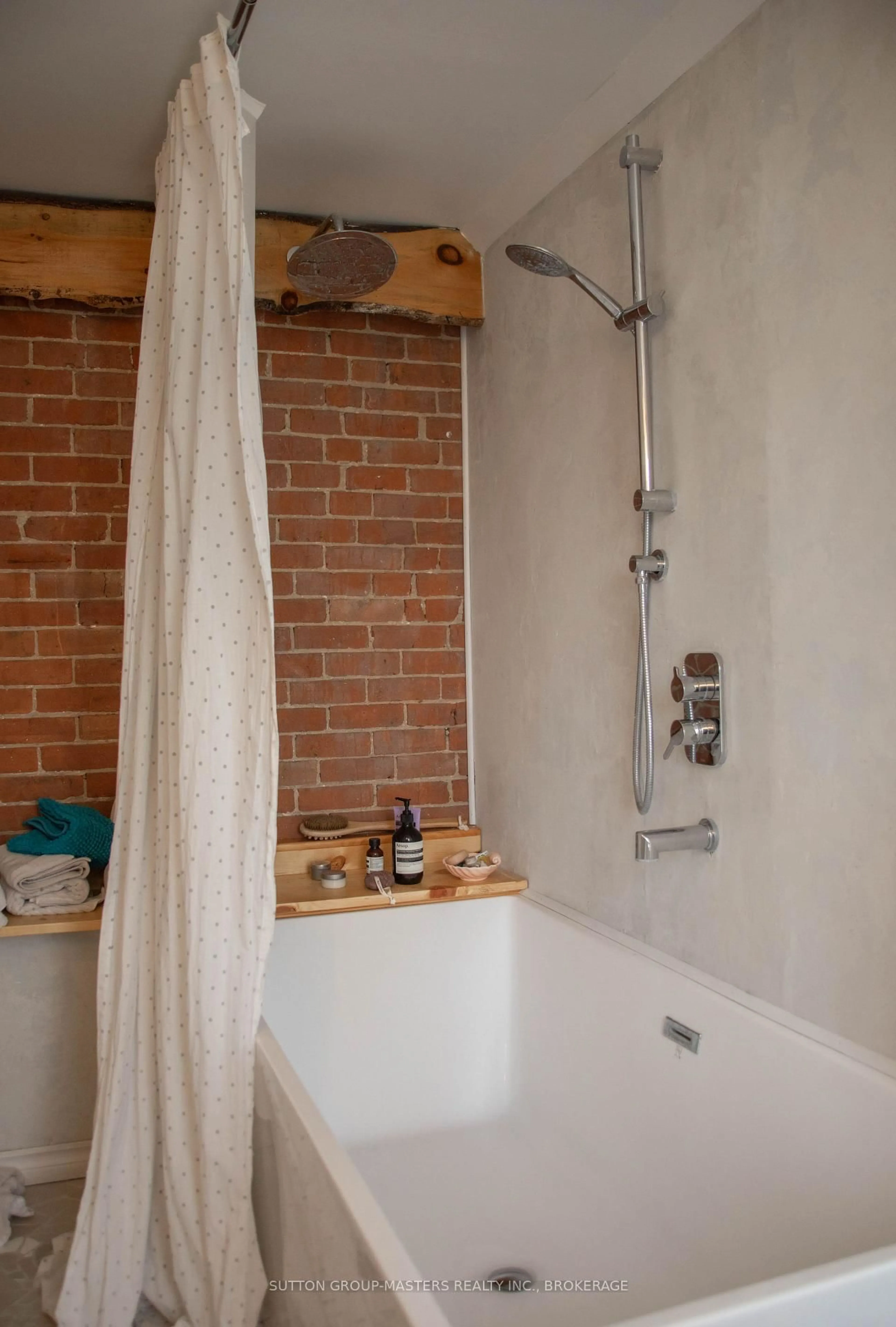 Contemporary bathroom, ceramic/tile floor for 3271 41 Highway, Greater Napanee Ontario K0K 2W0
