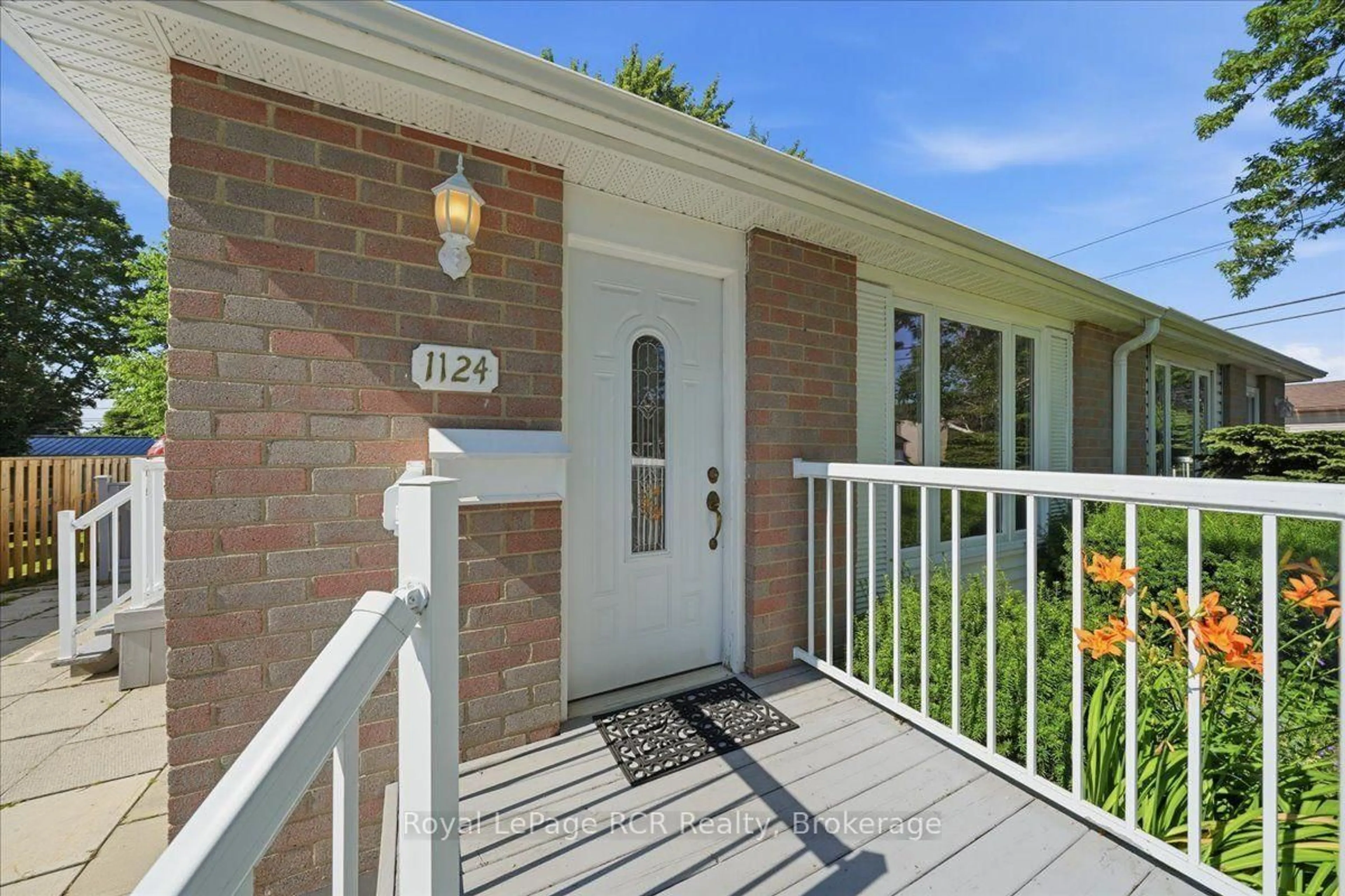 Unknown for 1124 12th St, Owen Sound Ontario N4K 5Y6